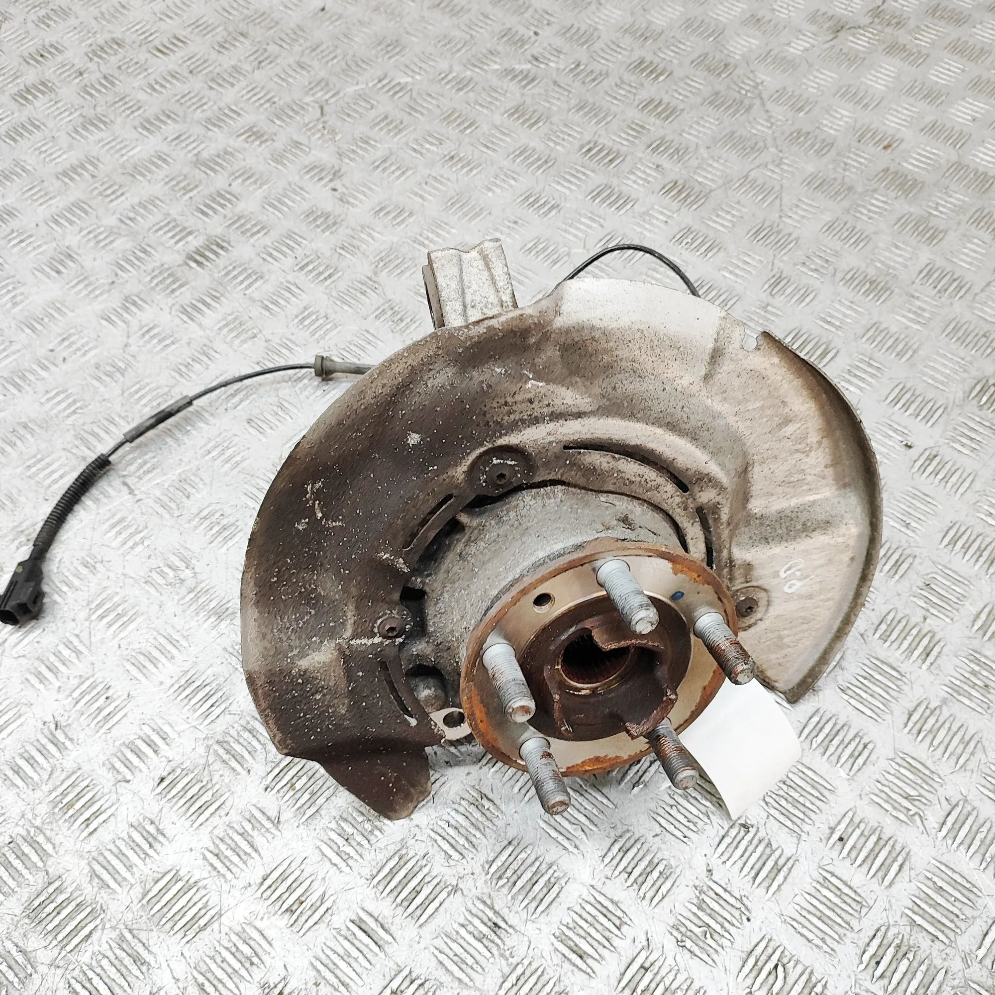 Land Rover Range Rover Evoque Front Right Wheel Hub Front Right Wheel Hub — LAND ROVER EVOQUE I (L5...