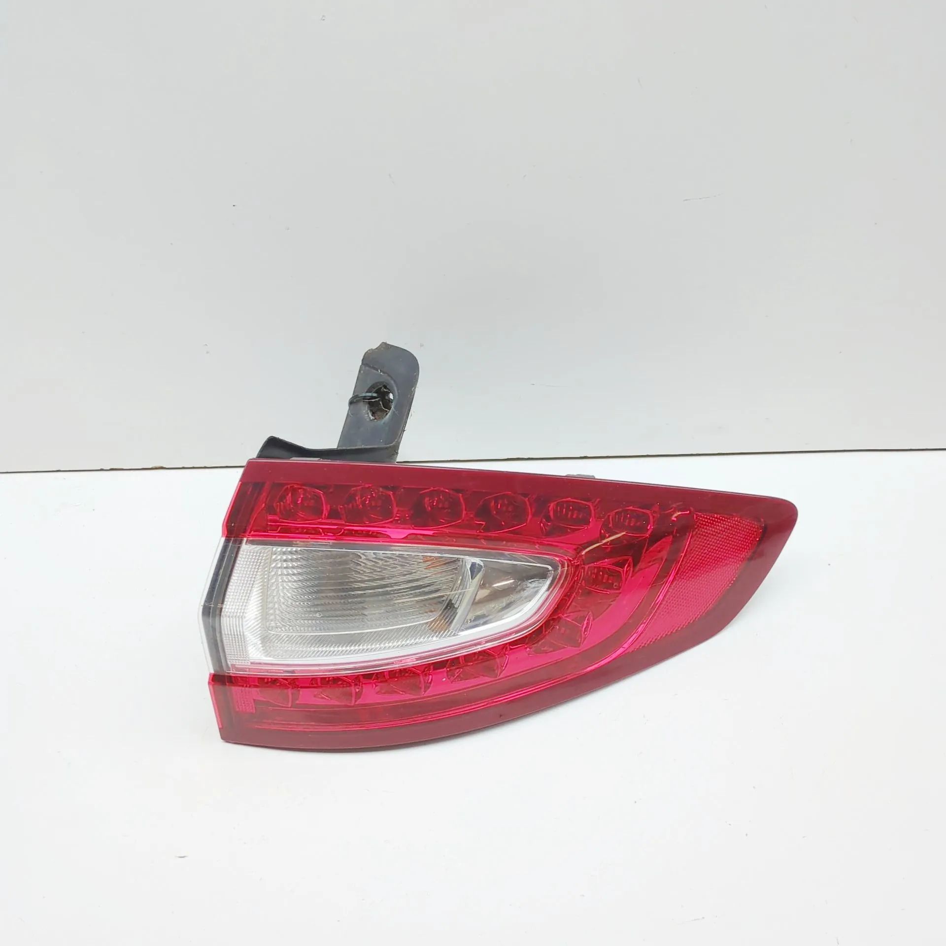 Ford Mondeo Rear Right Tail Light Rear Right Tail Light — FORD MONDEO (V Turnier)...