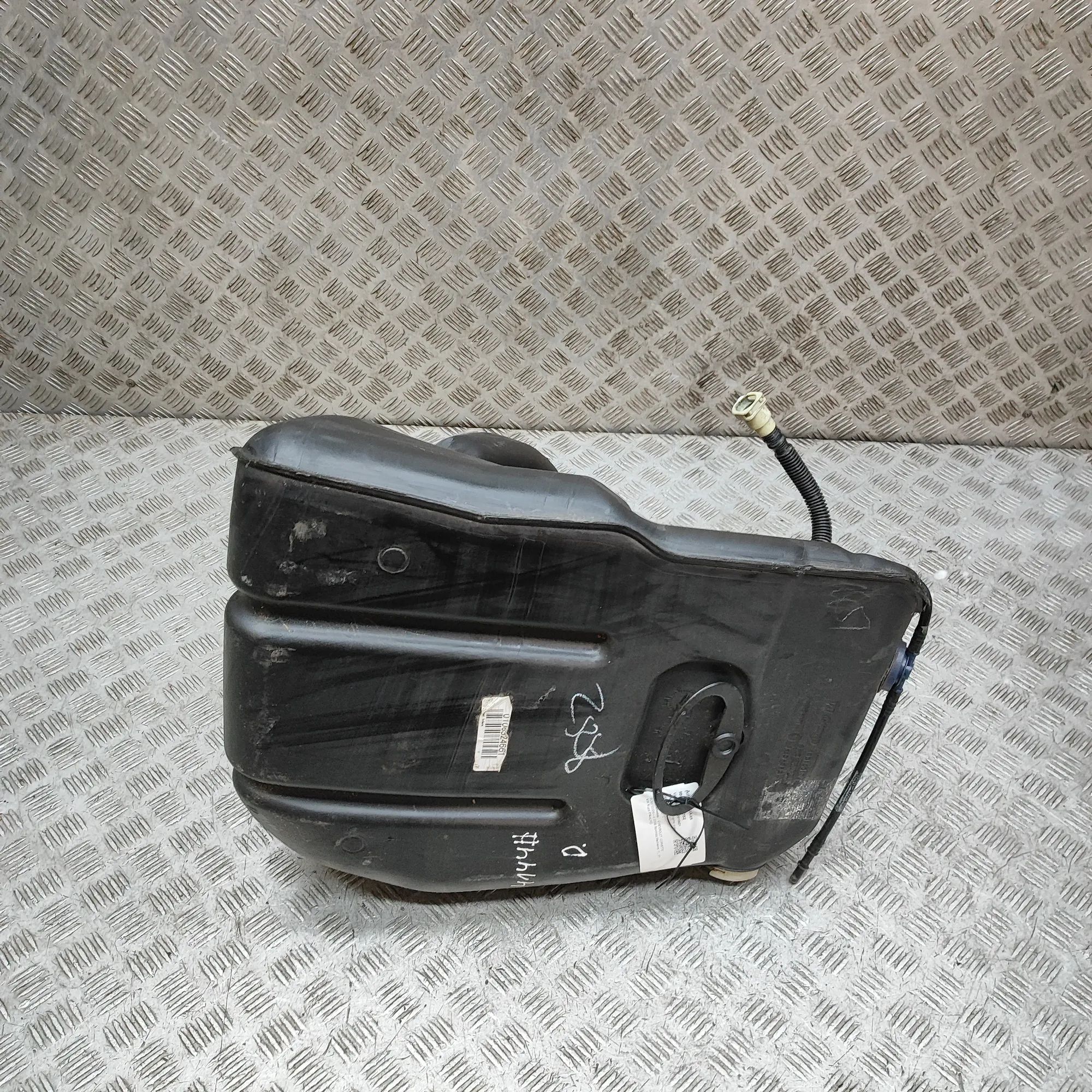 Chevrolet Corvette (C6) polttoainetankki Fuel Tank — CHEVROLET CORVETTE (C6) (2004-PRESE...