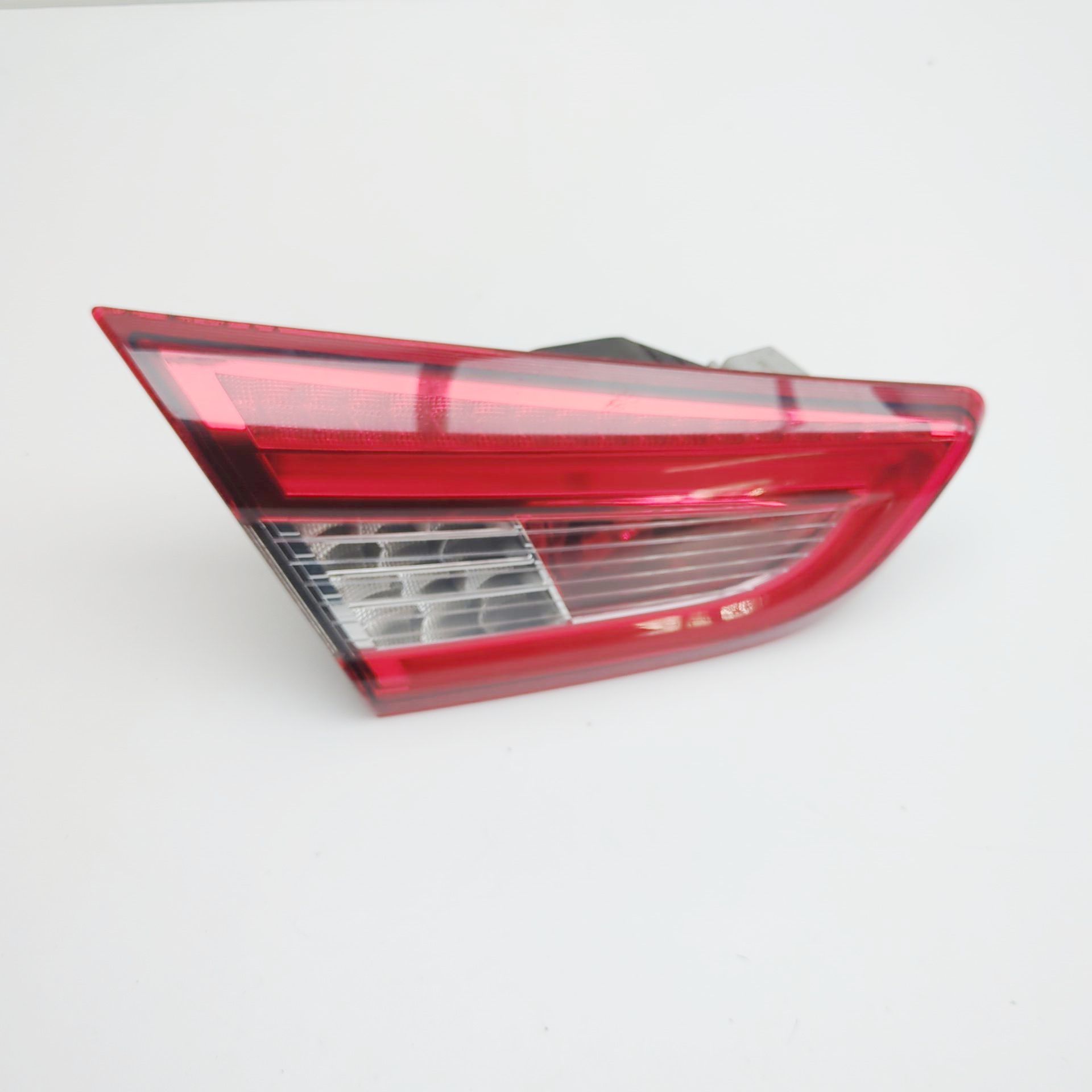 Maserati Ghibli Left Side Tailgate Tail Light Left Side Tailgate Tail Light — MASERATI GHIBLI...