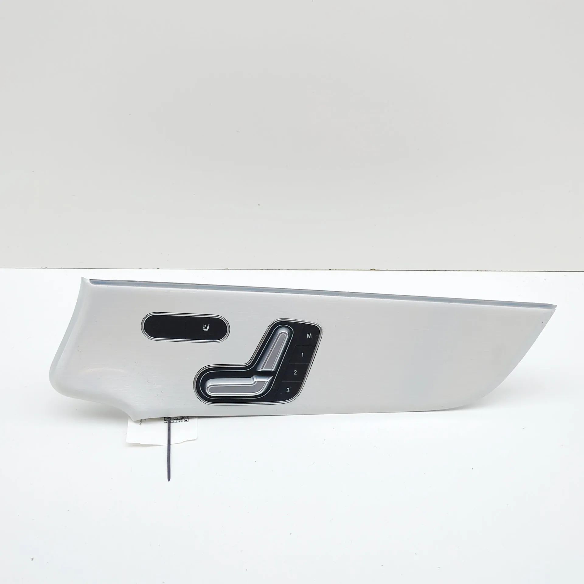 Mercedes-Benz CLA (C118) Right Seat Control Buttons Right Seat Control Buttons — MERCEDES BENZ CLA ...