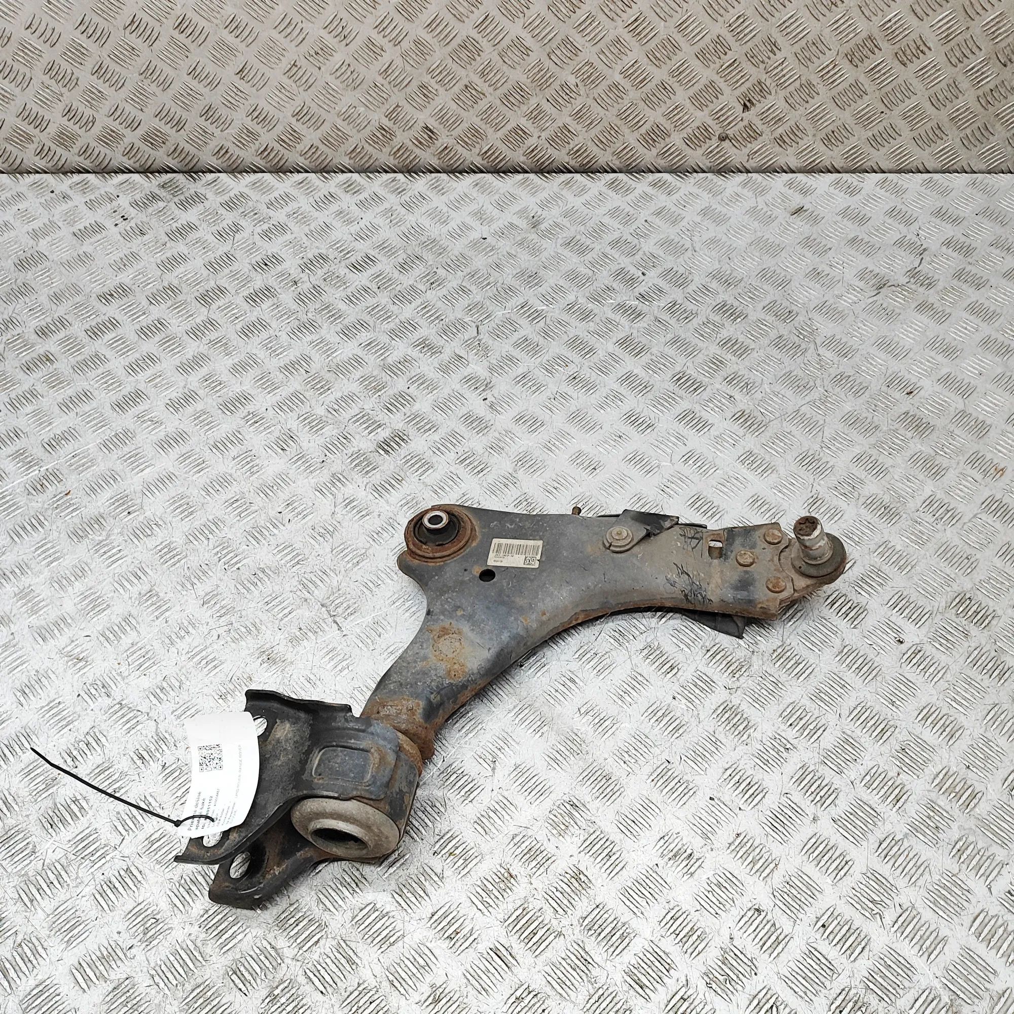 Land Rover Range Rover Evoque Front Right Lower Control Arm Front Right Lower Control Arm — LAND ROVER EVOQ...