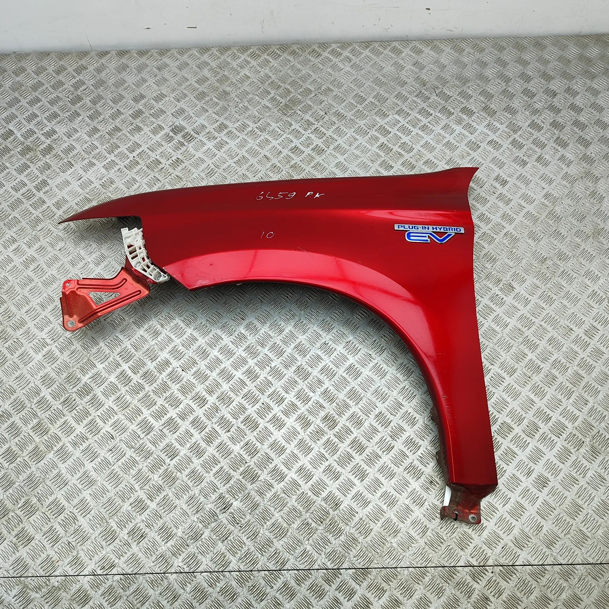 Mitsubishi Outlander Front Left Fender Front Left Fender — MITSUBISHI OUTLANDER (III G...