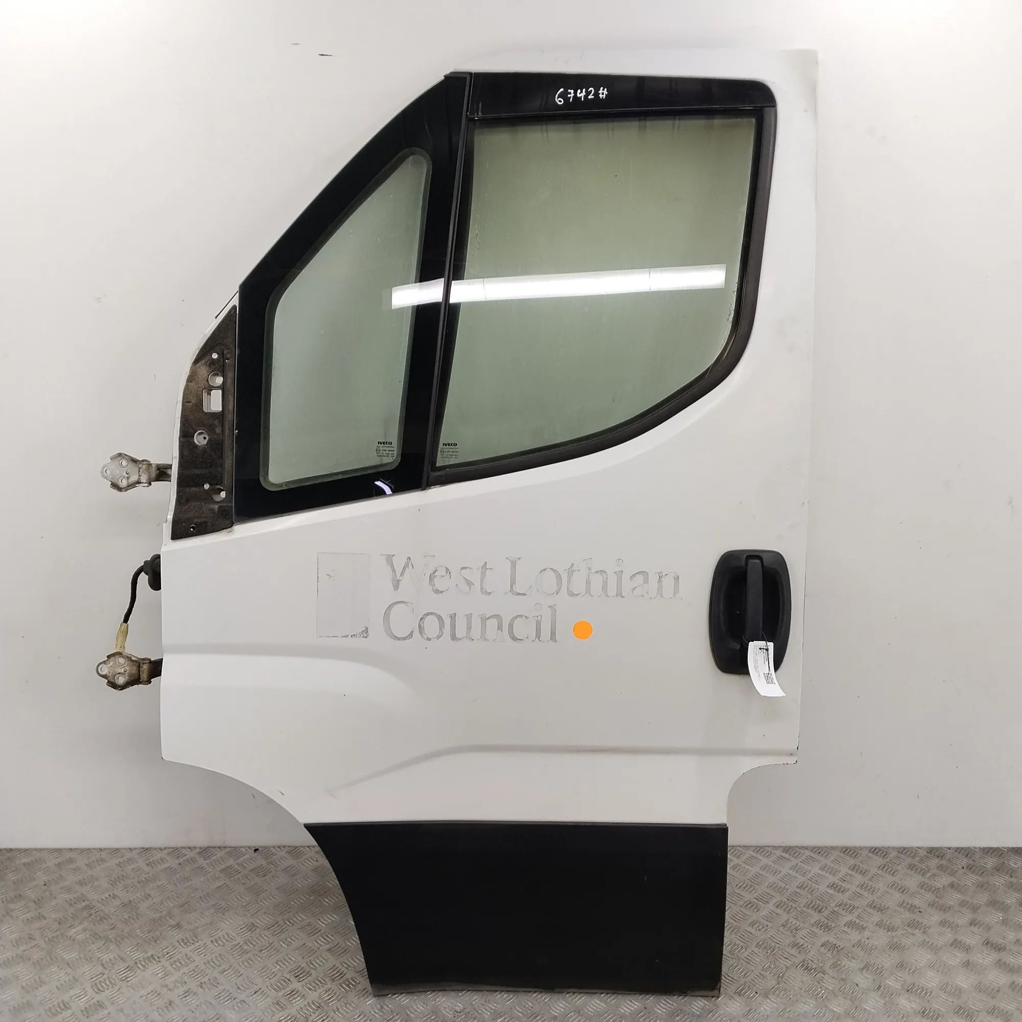 Iveco Daily Door — front left Door — front left — IVECO DAILY (VI Flatbed) (2...