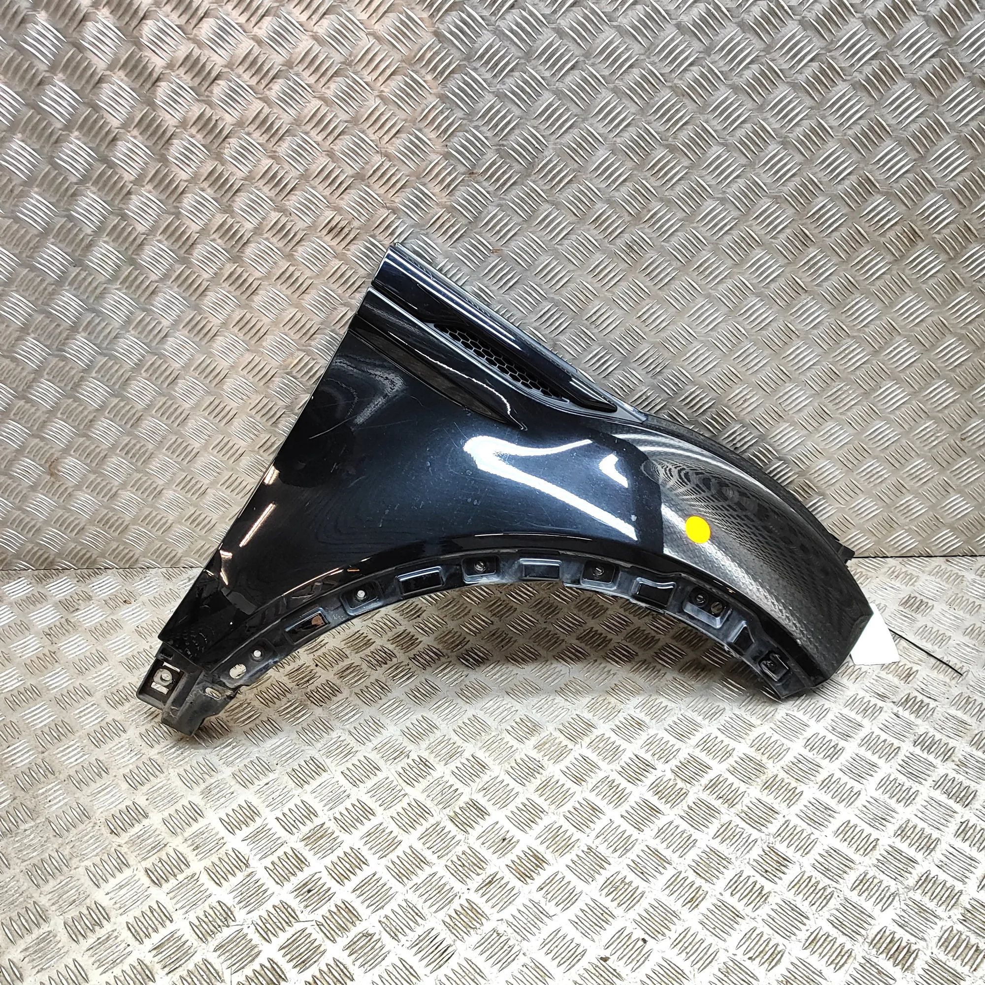 Land Rover Range Rover Evoque Front Right Fender Front Right Fender — LAND ROVER EVOQUE I (L538)...