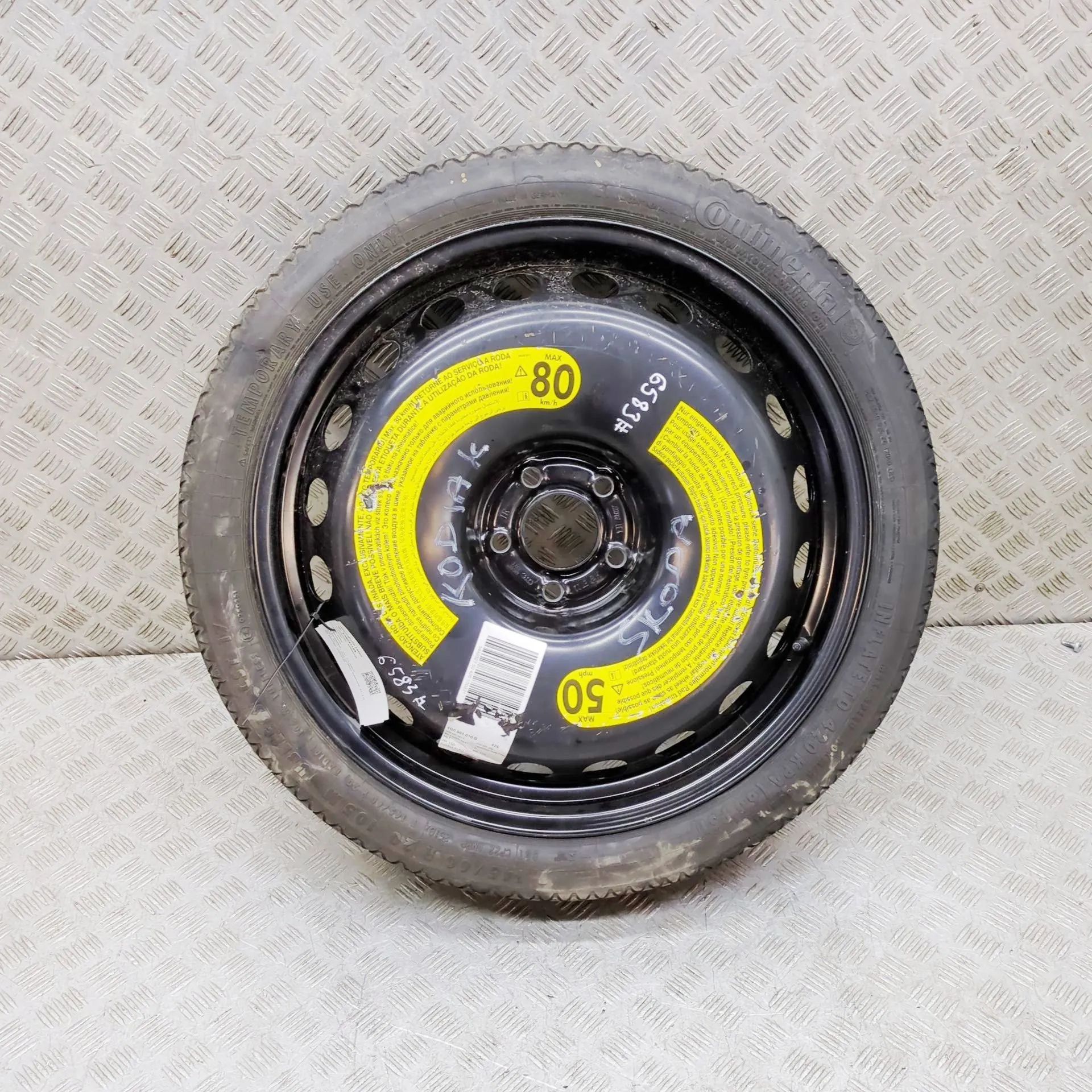 Volkswagen Touareg Spare Wheel Space Saver Spare Wheel Space Saver — VW TOUAREG (CR7) (201...