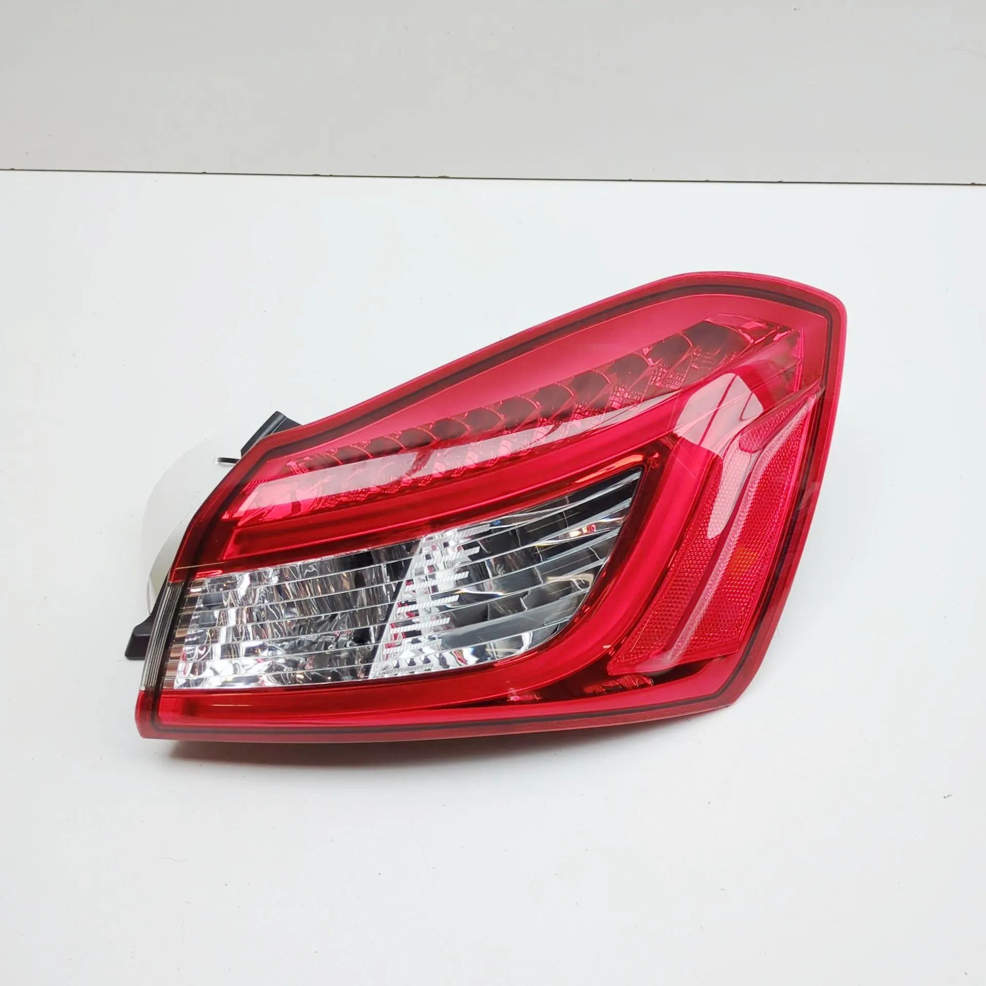 Maserati Ghibli Rear Right Tail Light Rear Right Tail Light — MASERATI GHIBLI (M157) ...