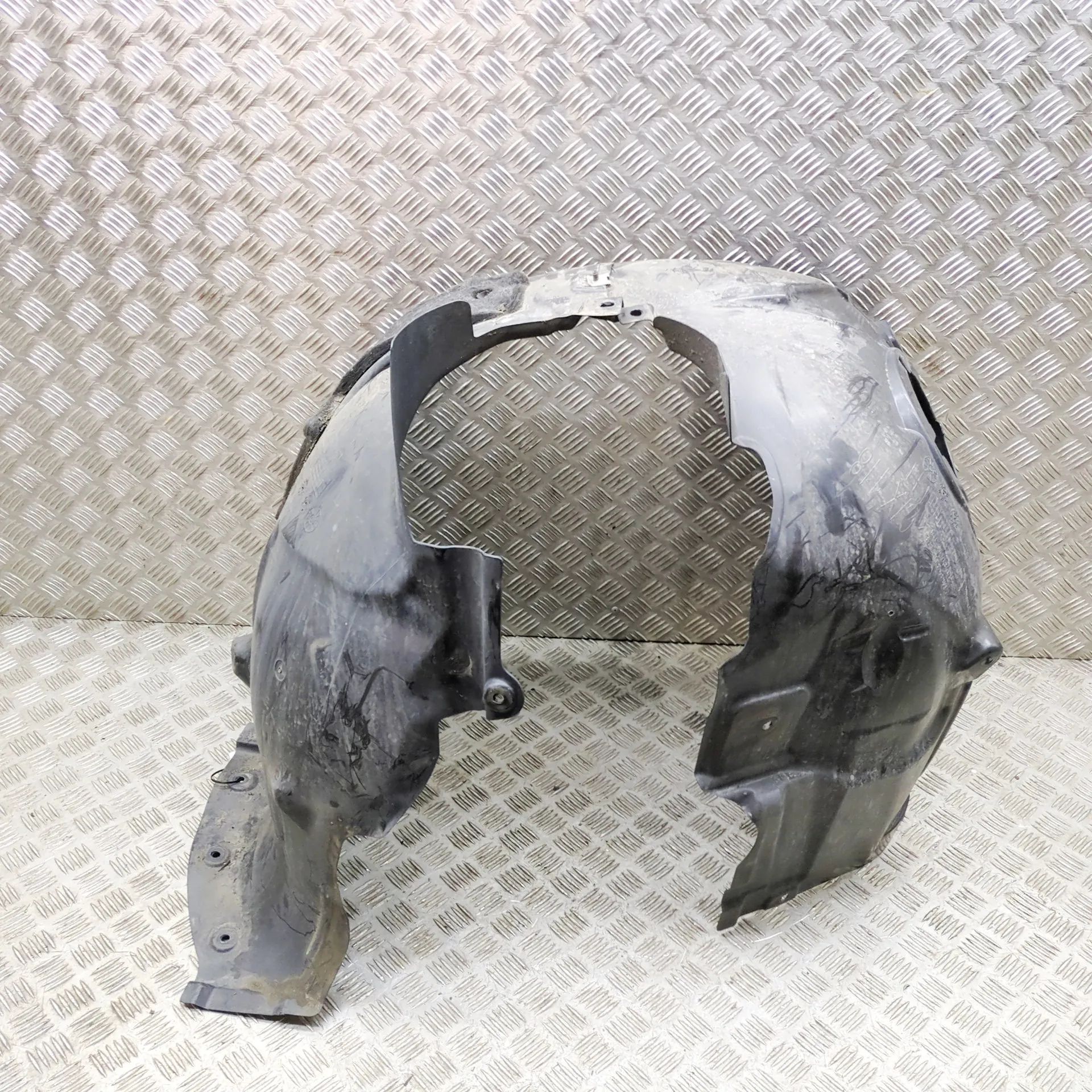 Mercedes-Benz CLA (C118) Front Left Arch Liner Front Left Arch Liner — MERCEDES BENZ CLA (Coup...