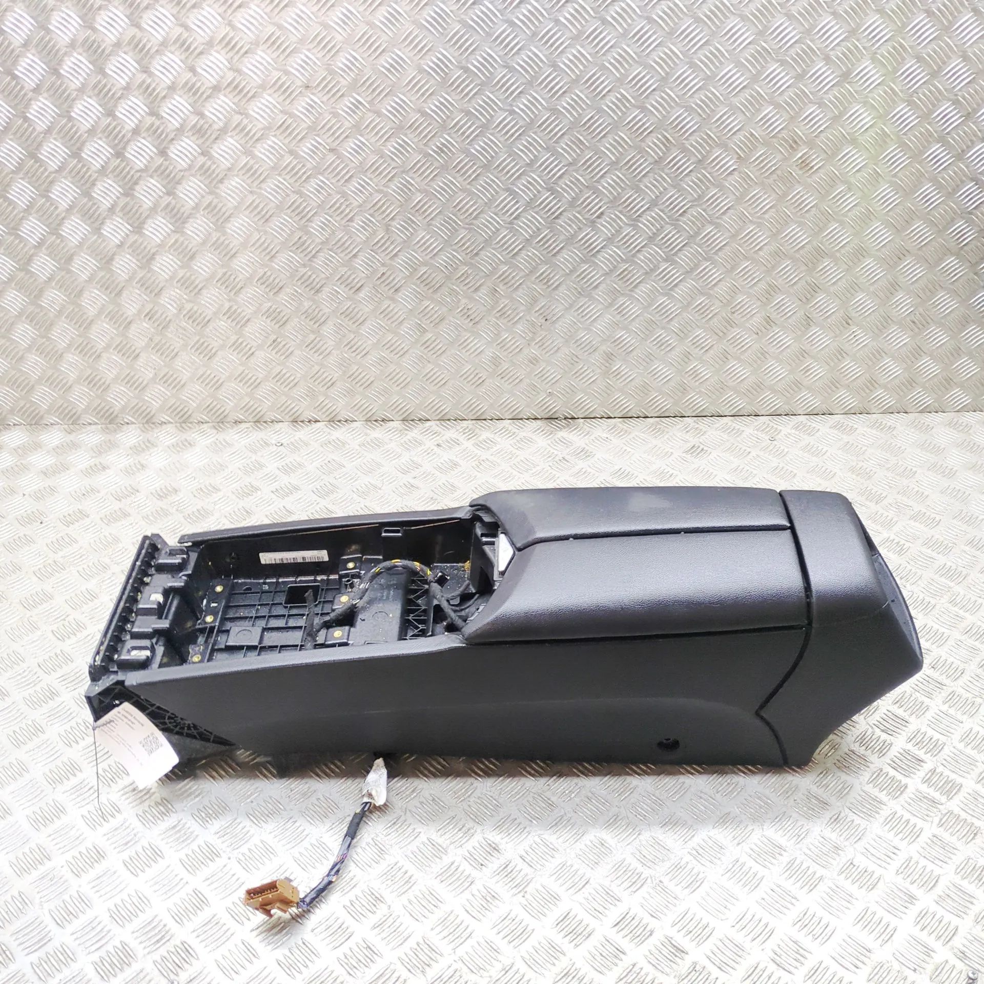 Maserati Ghibli center console center Console — MASERATI GHIBLI (M157) (2013-....