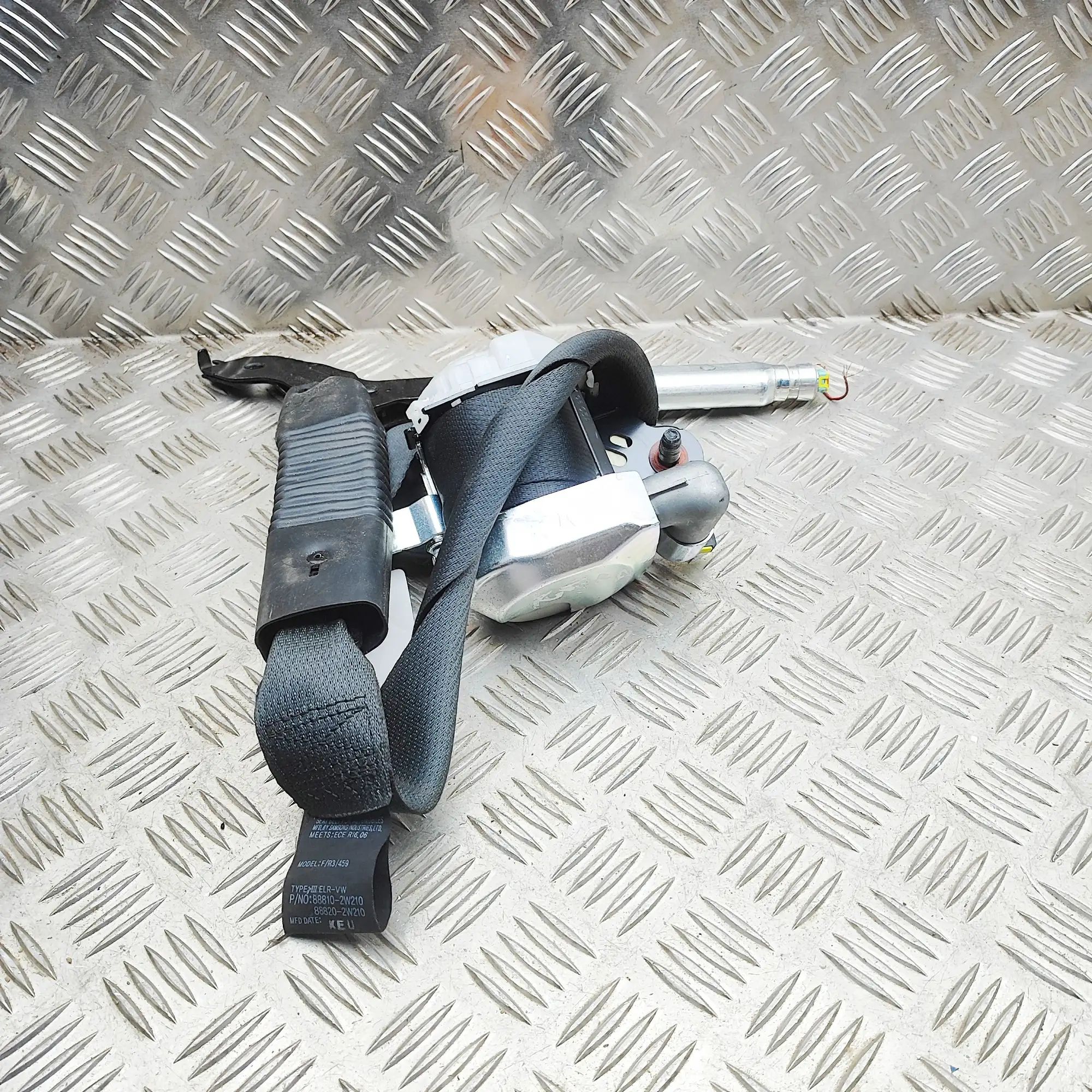 Hyundai Santa Fe Front Left Seatbelt Front Left Seatbelt — HYUNDAI SANTA (FÉ III DM)...