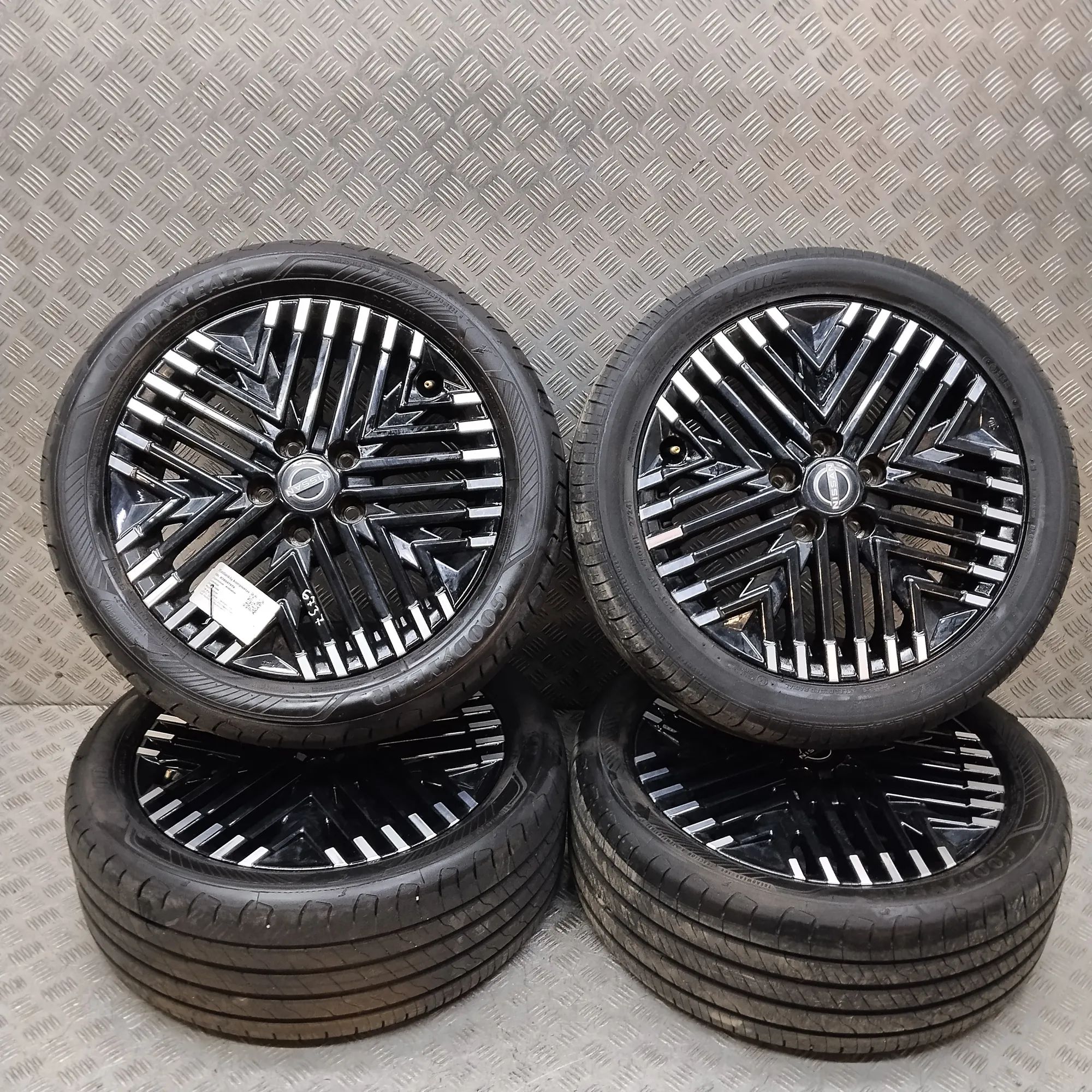 Nissan Leaf Alloy Wheel Set Alloy wheel set — NISSAN LEAF (ZE1) (2017-...) ...