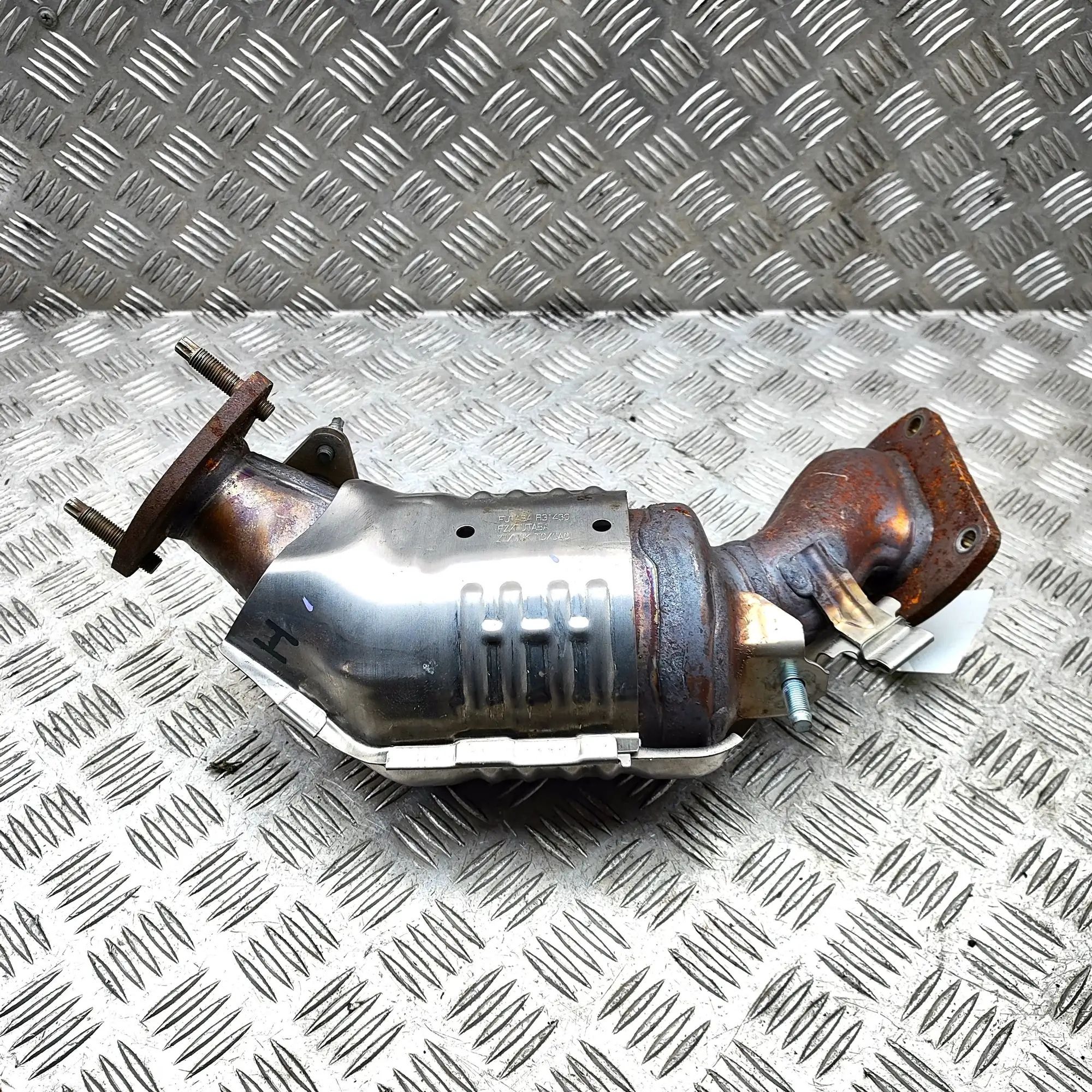 Lexus RX katalysaattori Catalytic converter — LEXUS RX (_L2_) (2015-......