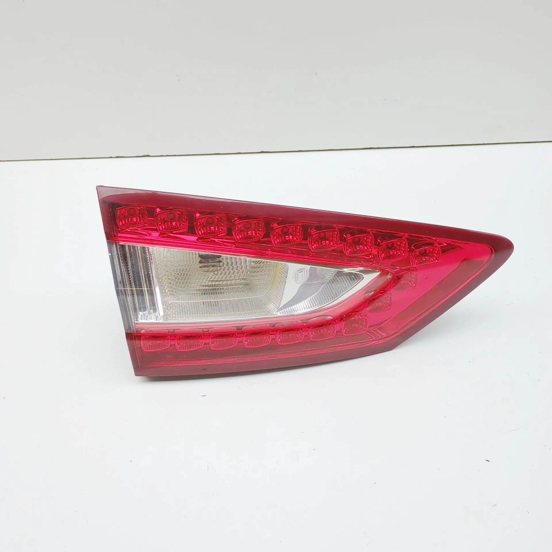 Ford Mondeo Left Side Tailgate Tail Light Left Side Tailgate Tail Light — FORD MONDEO (V ...