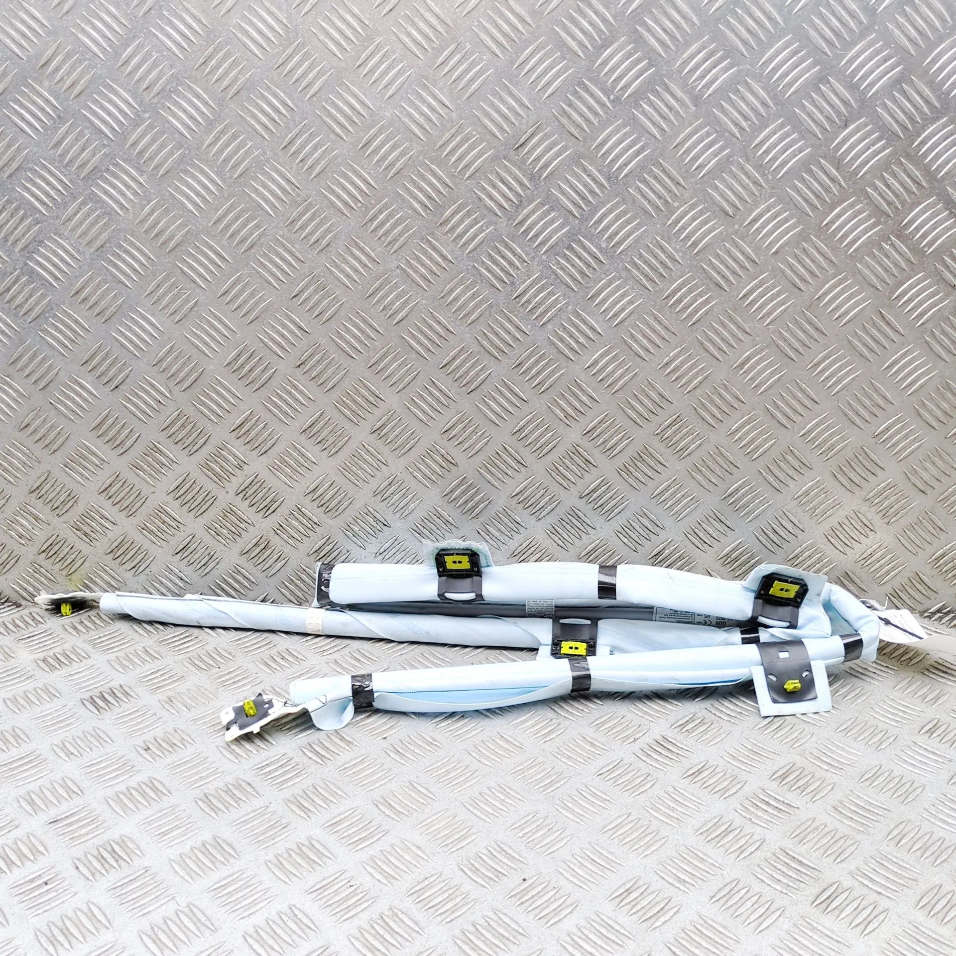 Mercedes-Benz CLA (C118) Left Side Roof Safety Curtain SRS Left Side Roof Safety Curtain SRS — MERCEDES BE...