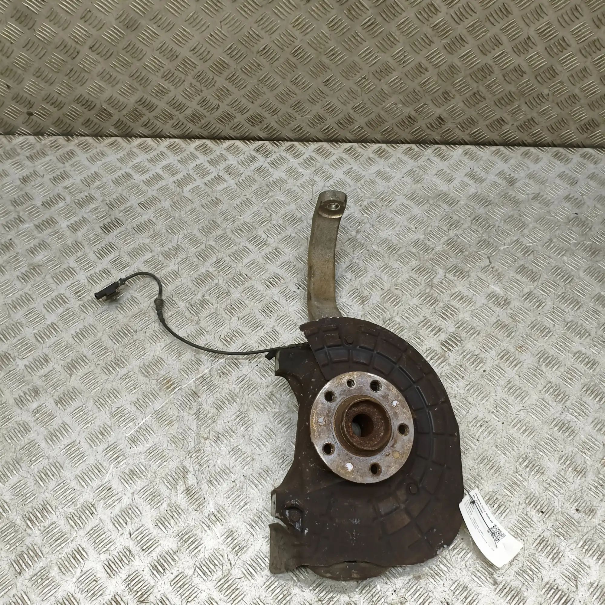 Maserati Ghibli Front Left Wheel Hub Front Left Wheel Hub — MASERATI GHIBLI (M157) (...