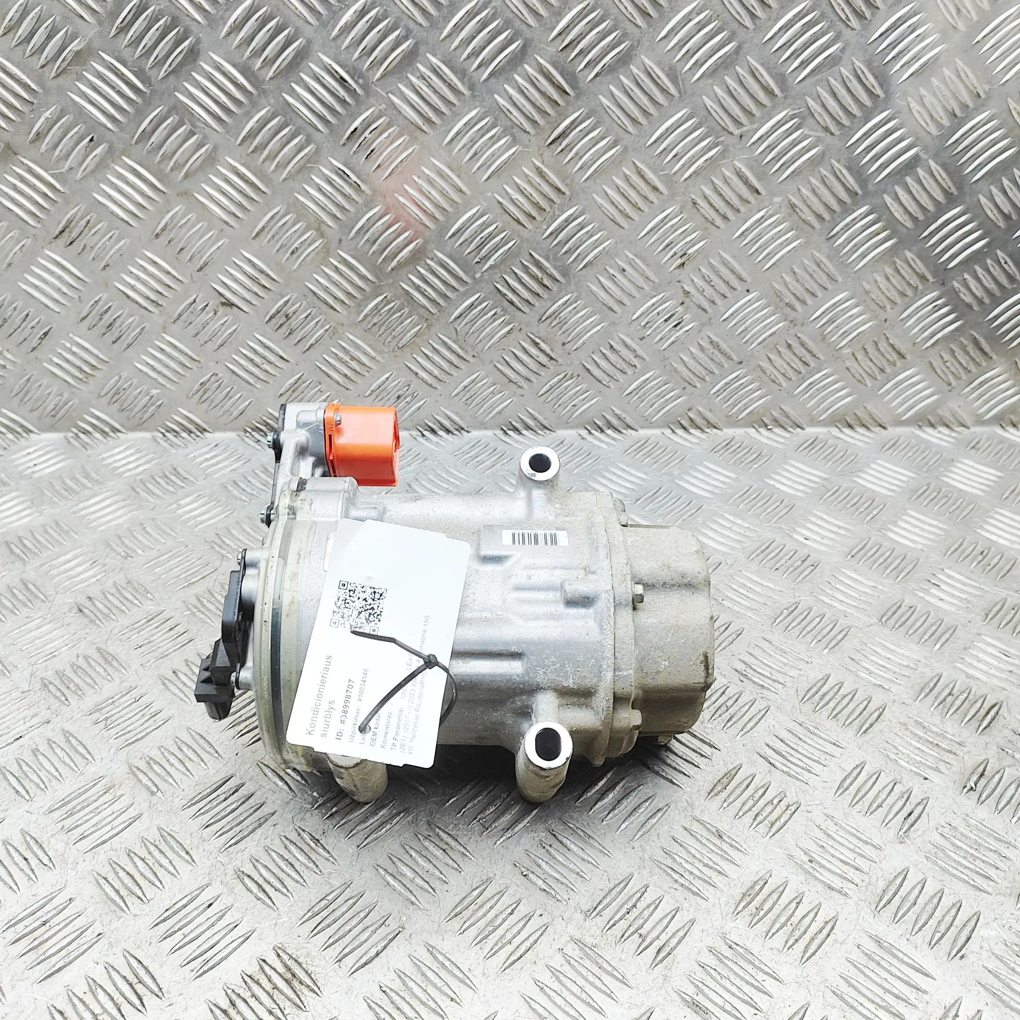 Nissan Leaf Air-conditioning compressor Air-conditioning compressor — NISSAN LEAF (ZE1)...