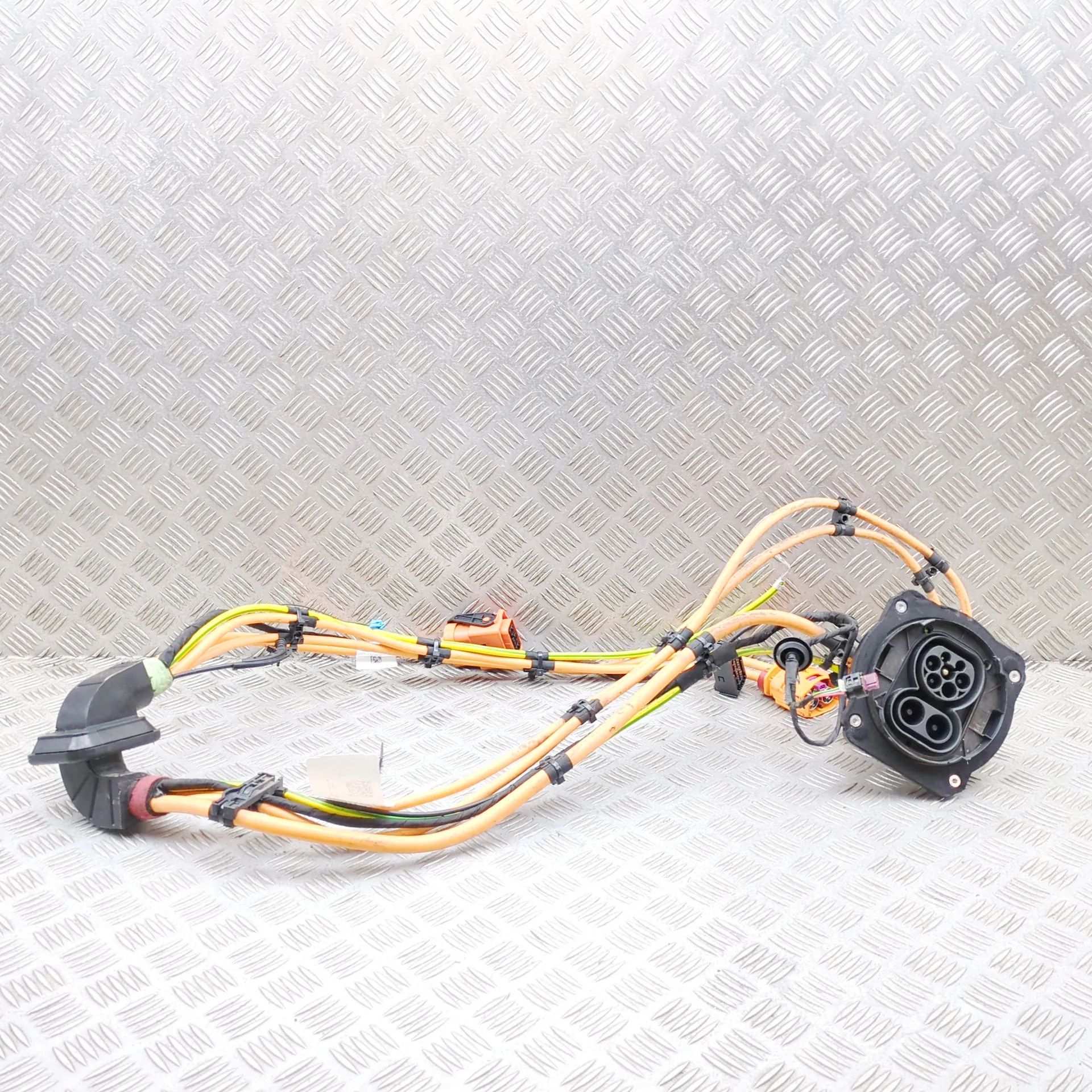 Mercedes-Benz CLA (C118) Battery Charging Cable Battery charging cable — MERCEDES BENZ CLA (Cou...