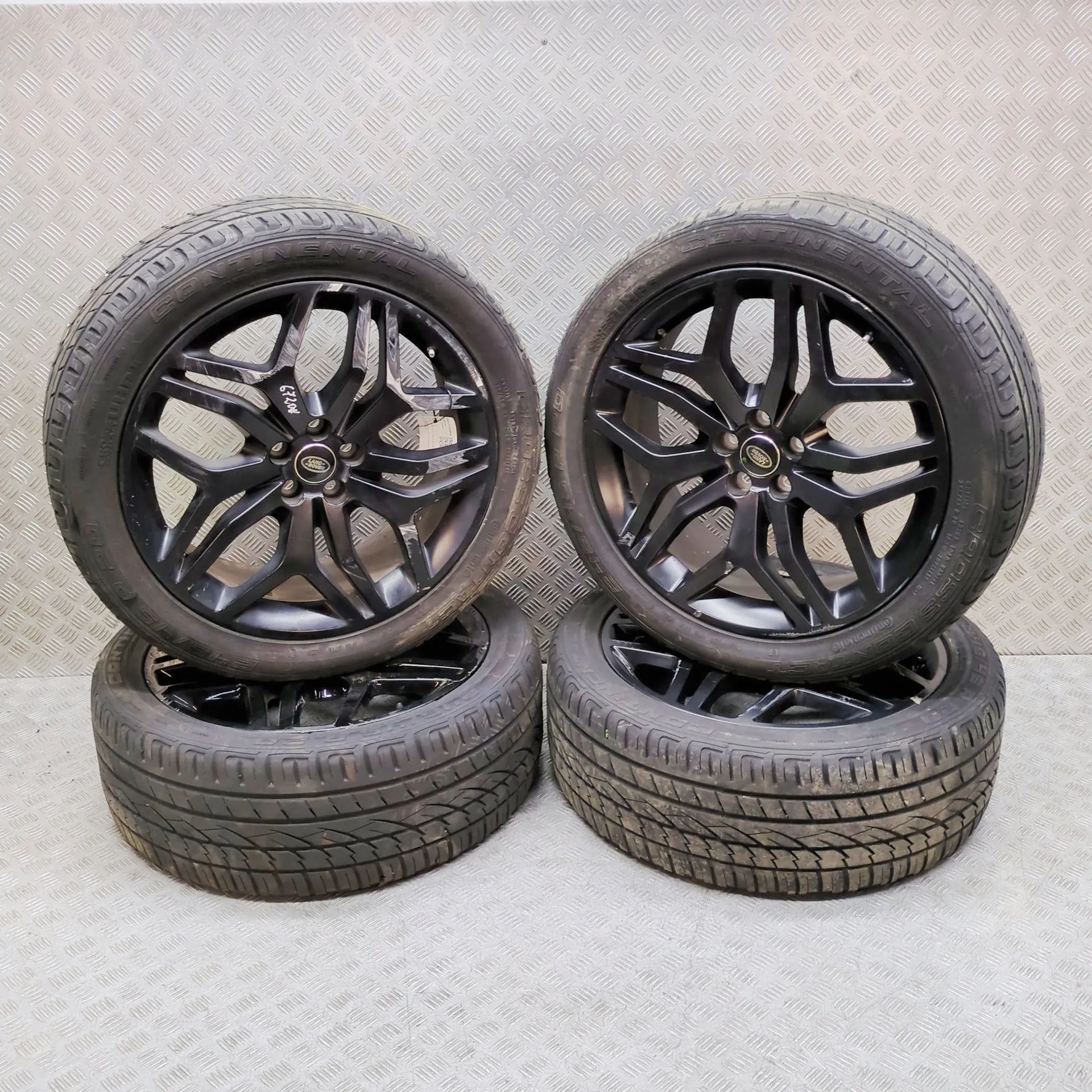 Land Rover Range Rover Evoque Alloy Wheel Set Alloy wheel set — LAND ROVER EVOQUE I (L538) (2...