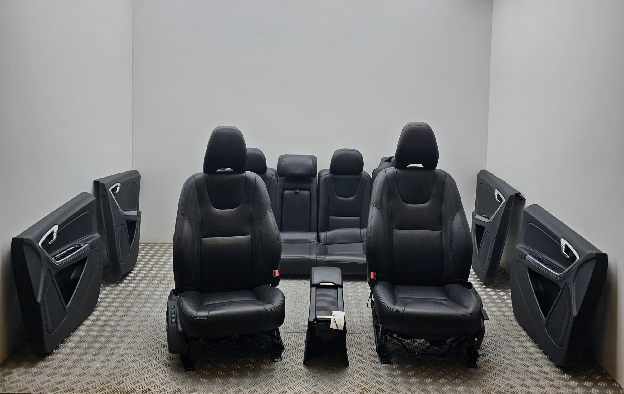 Volvo S60 Seat and door trim panel set Seat and door trim panel set — VOLVO S60 (II) (...