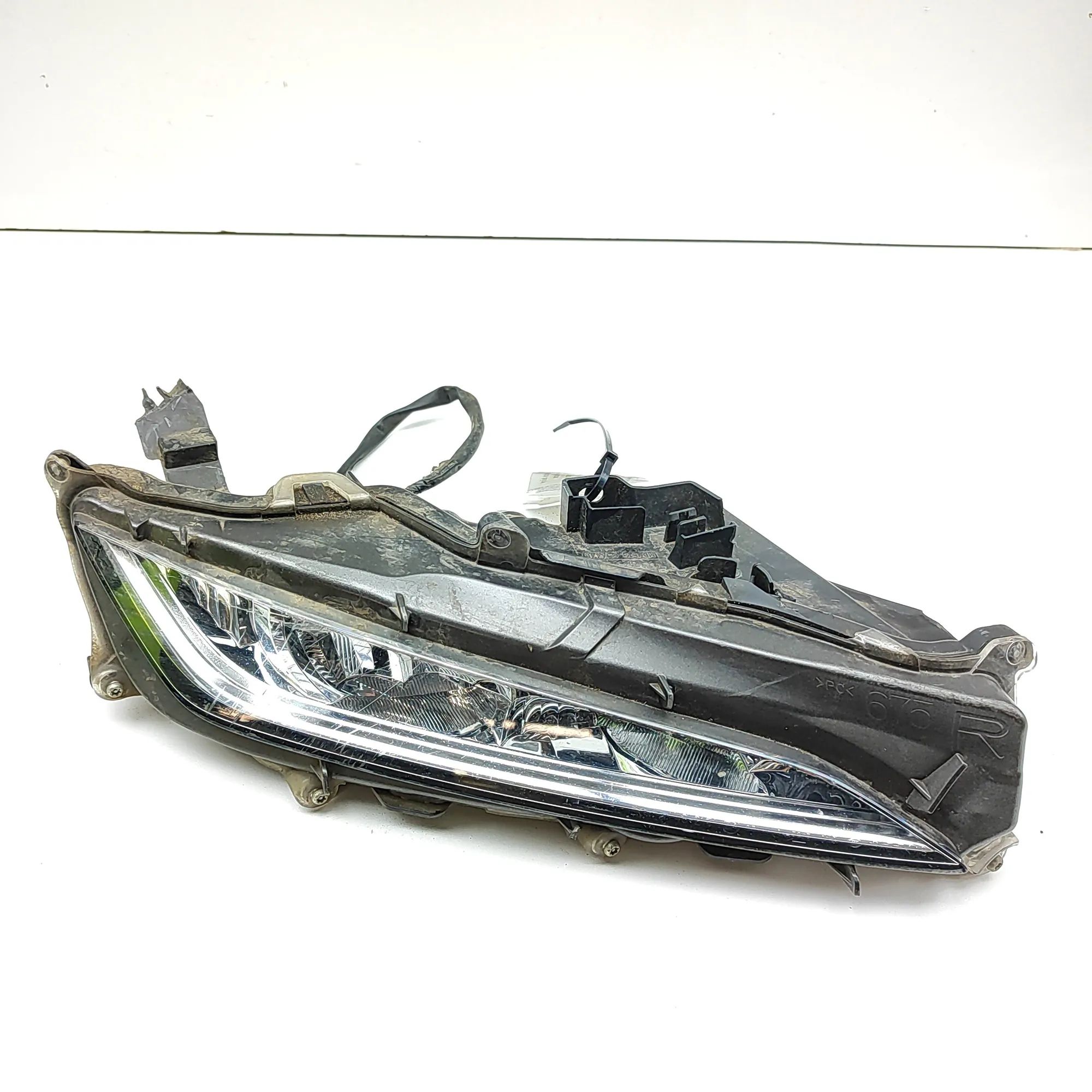 Lexus RX Front Right Fog Light Front Right Fog Light — LEXUS RX (_L2_) (2015-....