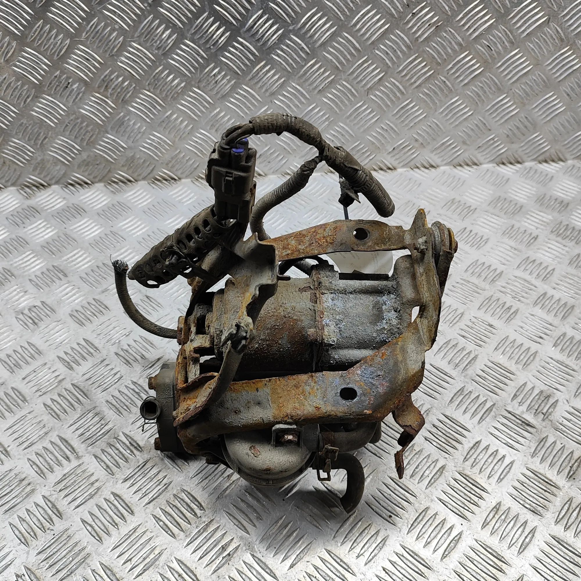 Toyota Land Cruiser 150 Air Suspension Compressor Air suspension compressor — TOYOTA LAND CRUISER...