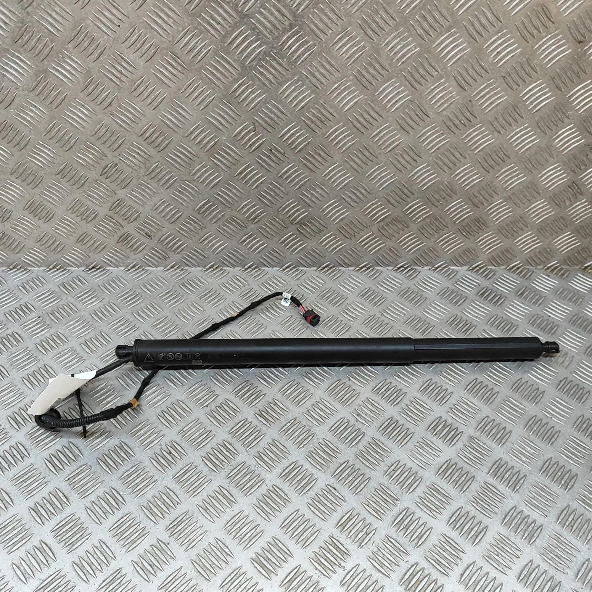 Jeep Avenger Left Side Tailgate Gas Strut Left Side Tailgate Gas Strut — JEEP AVENGER (J2...