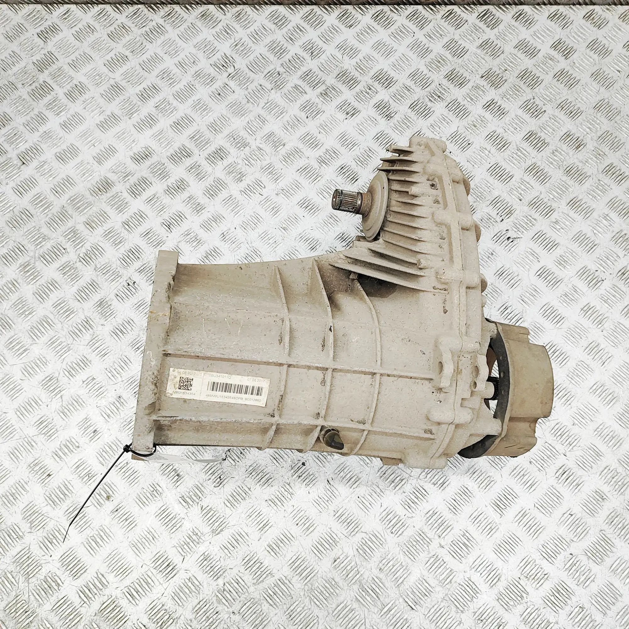 Volkswagen Touareg Transfer case Transfer case — VW TOUAREG (7P5) (2009-2018) — ...