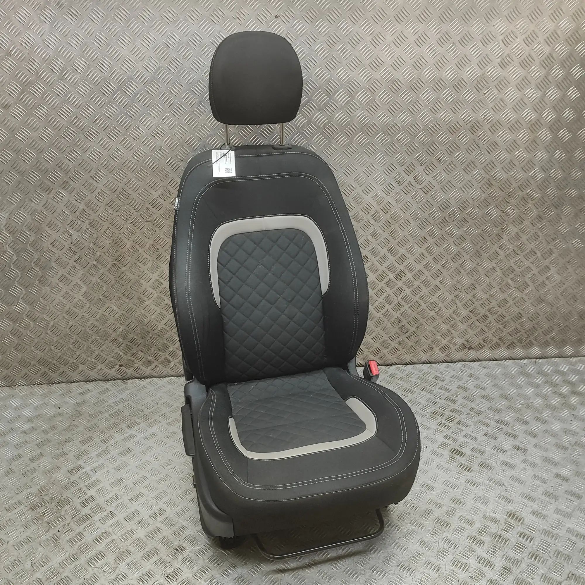 Kia Ceed (CD) Front Right Seat Front right seat — KIA CEE`D (Sportswagon JD) (...