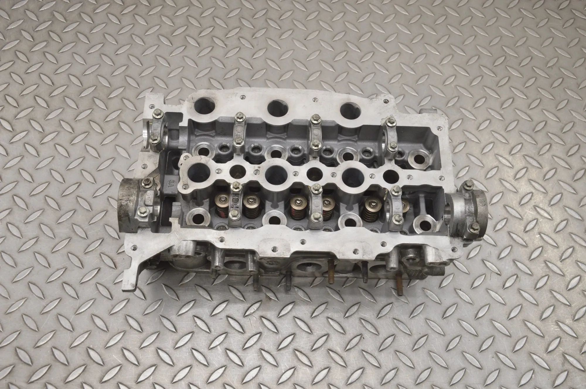 Land Rover Discovery Left Side Engine Head Left Side Engine Head — LAND ROVER DISCOVERY (I...