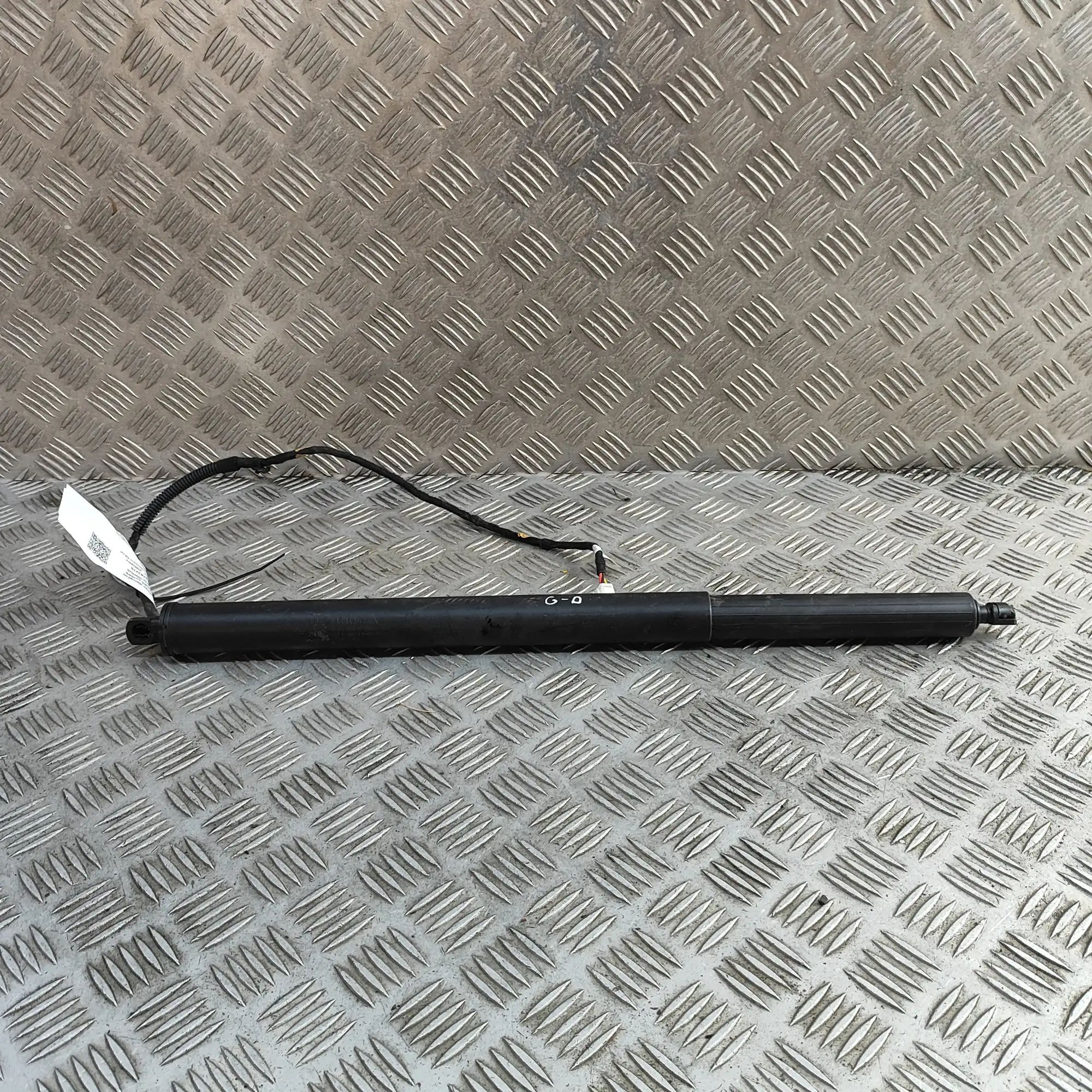 Jeep Avenger Right Side Tailgate Gas Strut Right Side Tailgate Gas Strut — JEEP AVENGER (J...