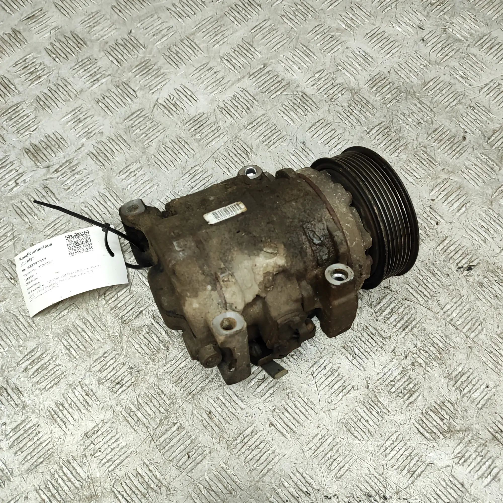 Toyota Land Cruiser 150 Air-conditioning compressor Air-conditioning compressor — TOYOTA LAND CRUIS...