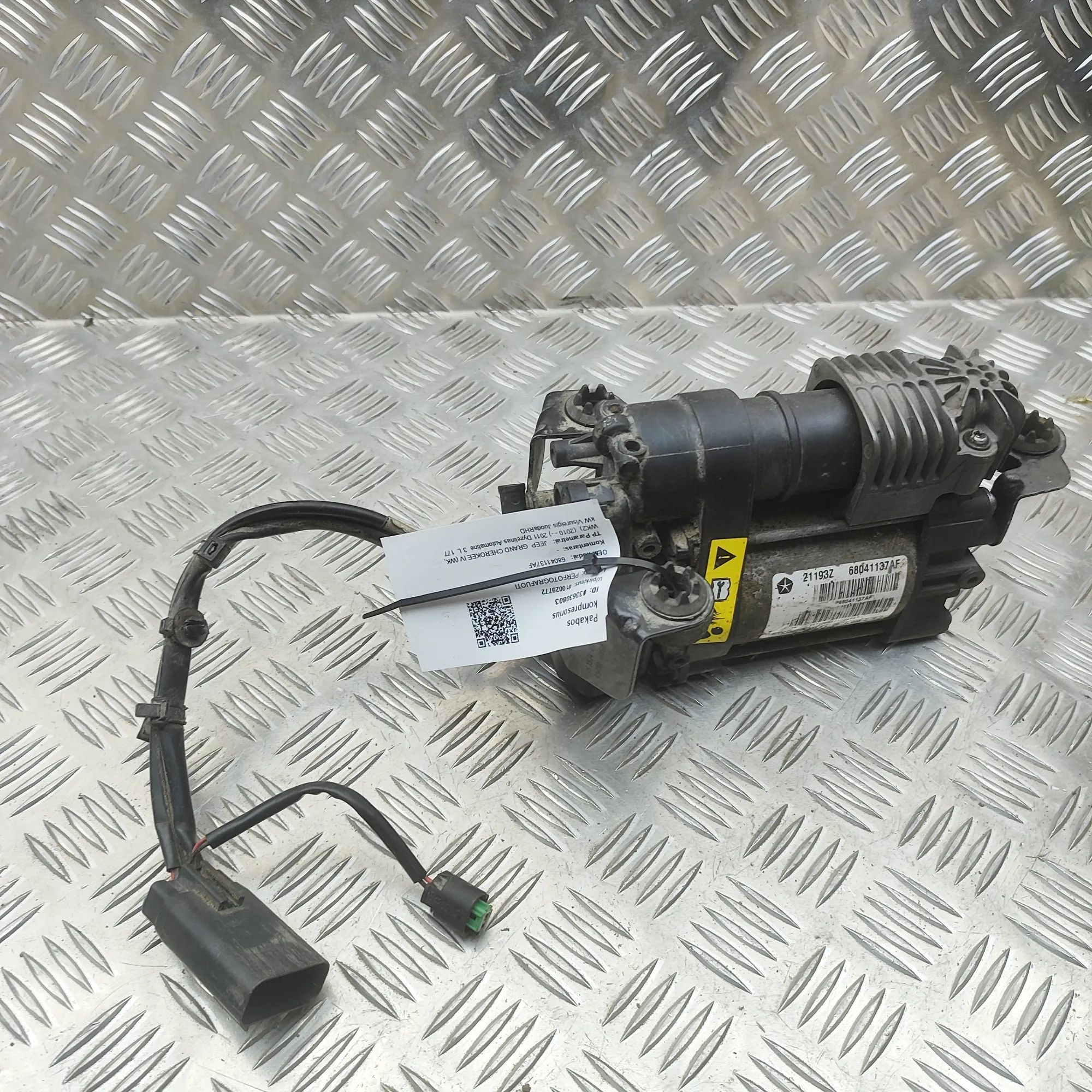 Jeep Grand Cherokee (WK) Air Suspension Compressor Air suspension compressor — JEEP GRAND CHEROKEE...