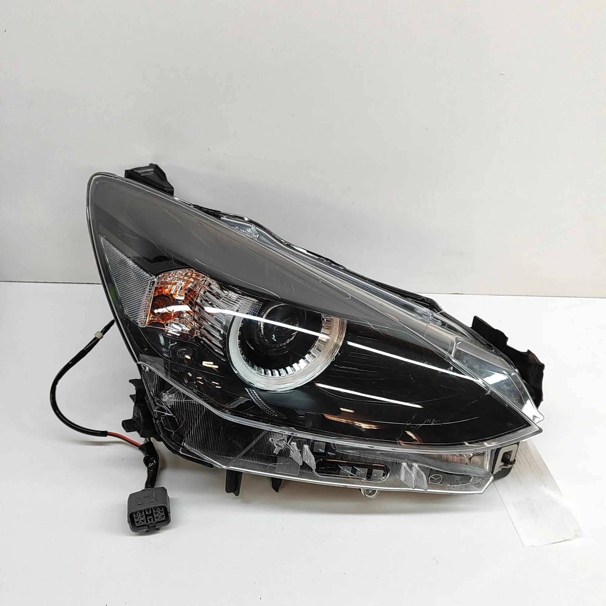 Mazda 2 (XP21) Front Right Headlight Front Right Headlight — MAZDA 2 (DL, DJ) (2014-...