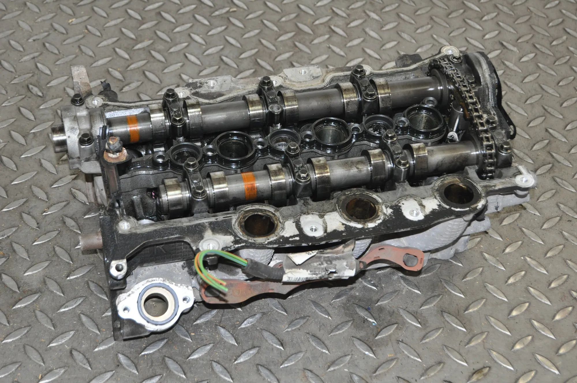 Land Rover Discovery Engine Cylinder Head Engine Cylinder Head — LAND ROVER DISCOVERY (IV...