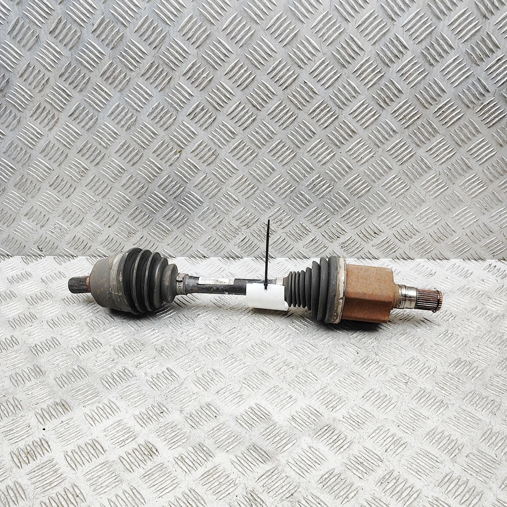 Volvo V40 Front Left Driveshaft Front Left Driveshaft — VOLVO V40 (Hatchback) (...