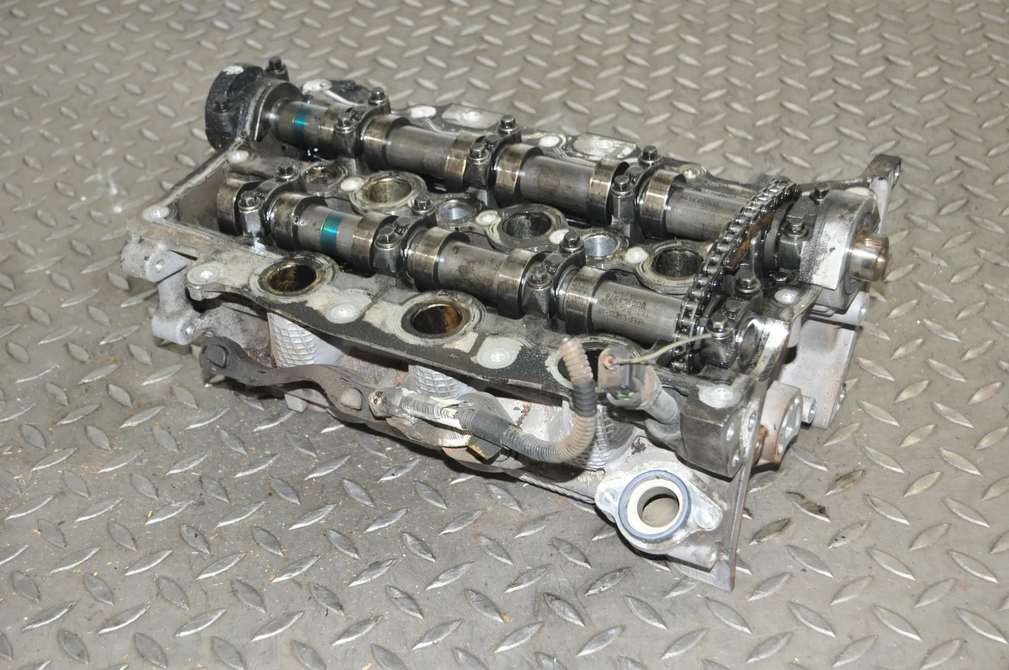 Land Rover Discovery Engine Cylinder Head Engine Cylinder Head — LAND ROVER DISCOVERY (IV...