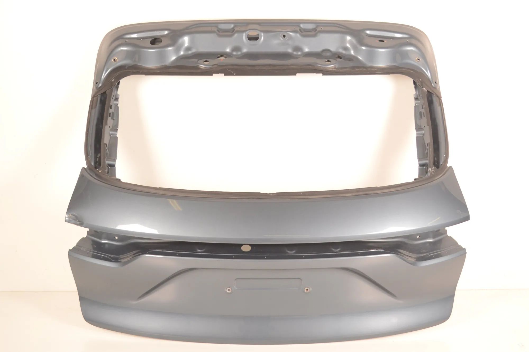 Porsche Cayenne Tailgate / boot lid Tailgate / boot lid — PORSCHE CAYENNE (9Y0/9Y3)...