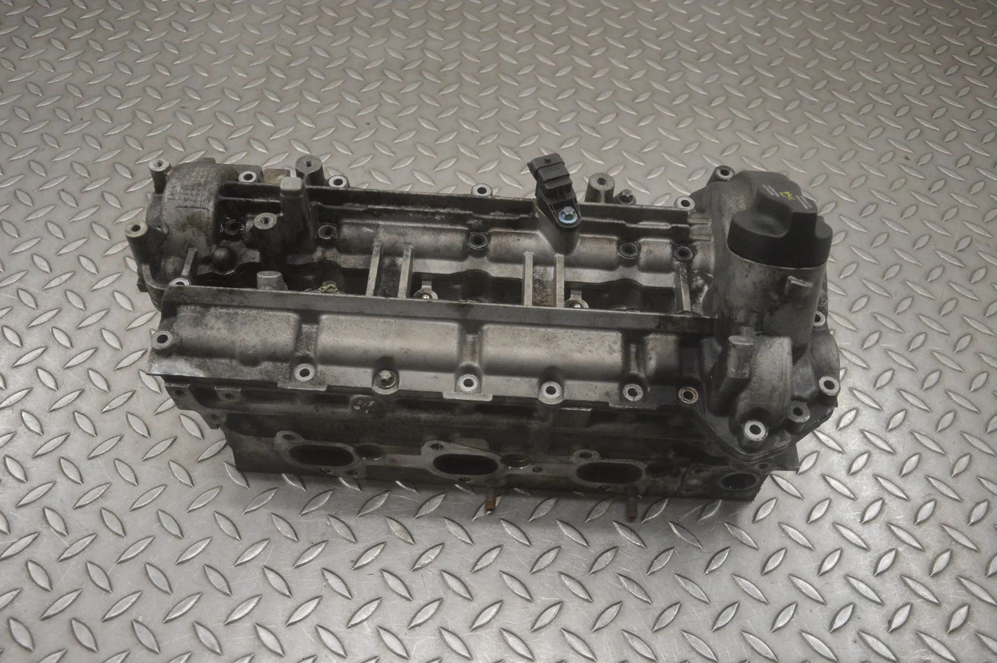Mercedes-Benz A (W169) Right Side Engine Head Right Side Engine Head — MERCEDES BENZ E-CLASS ...