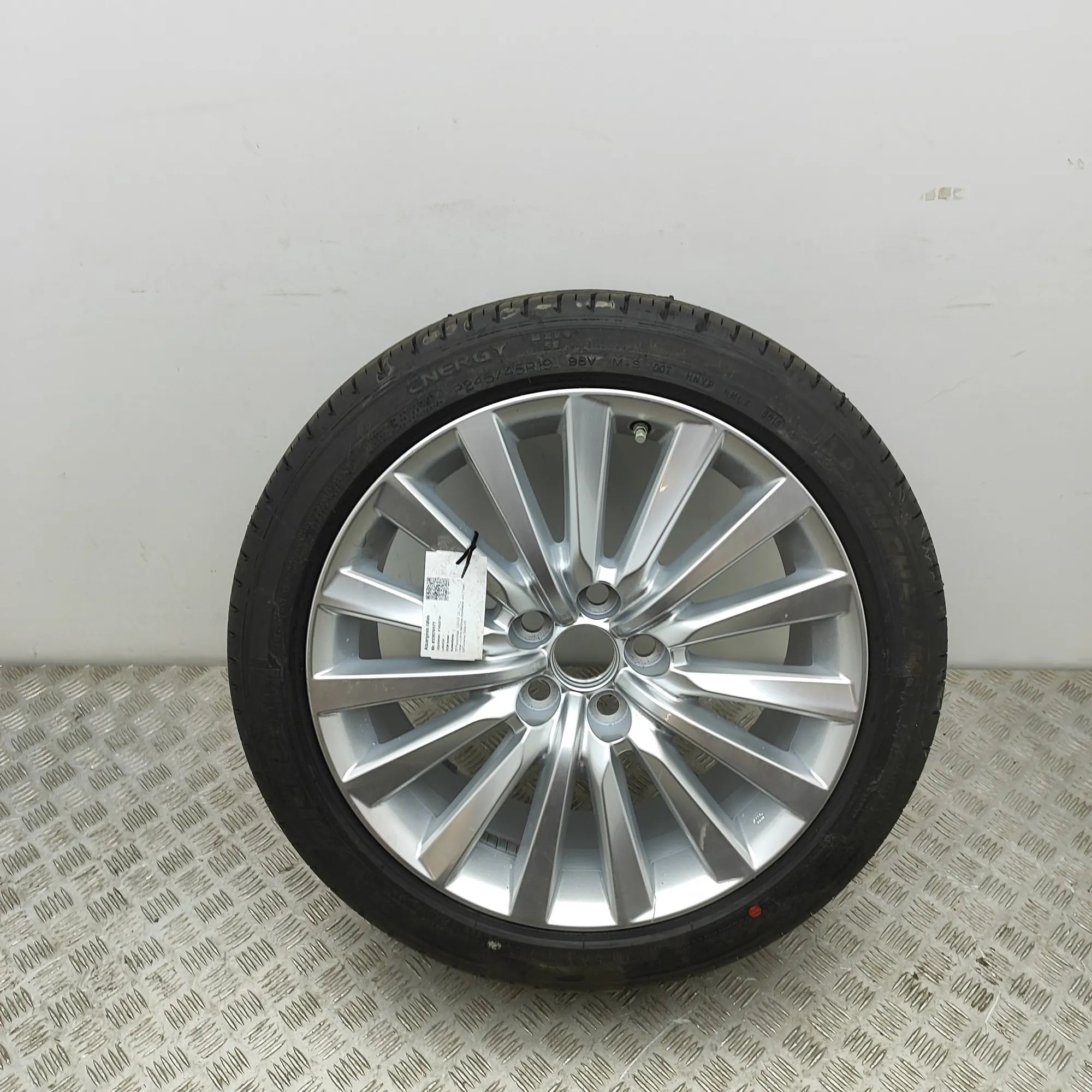 Lexus LS Spare Wheel Space Saver Spare Wheel Space Saver — LEXUS LS (_F4_) (2006...