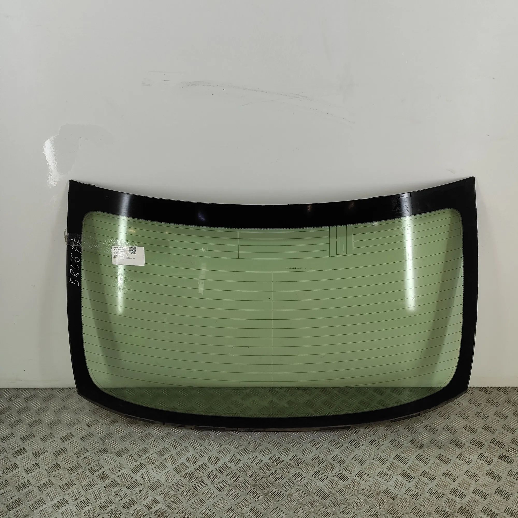 Lexus LS Rear Window glass Rear window glass — LEXUS LS (_F4_) (2006-...) ...