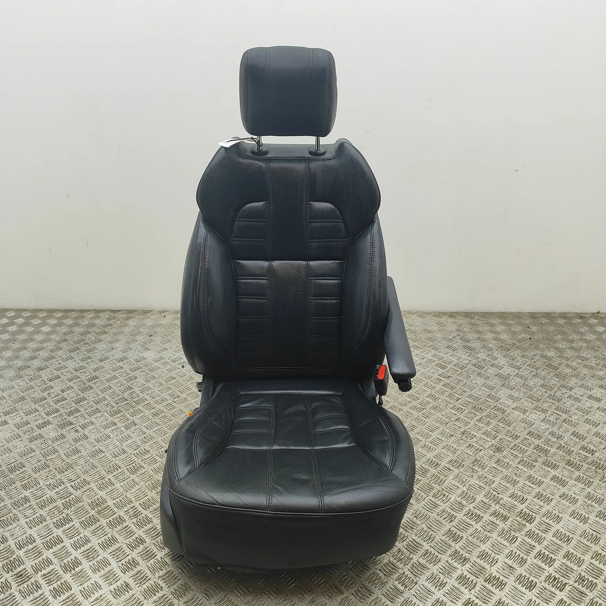 Land Rover Range Rover Sport (L494) Front Right Seat Front right seat — LAND ROVER RANGE ROVER SPORT...