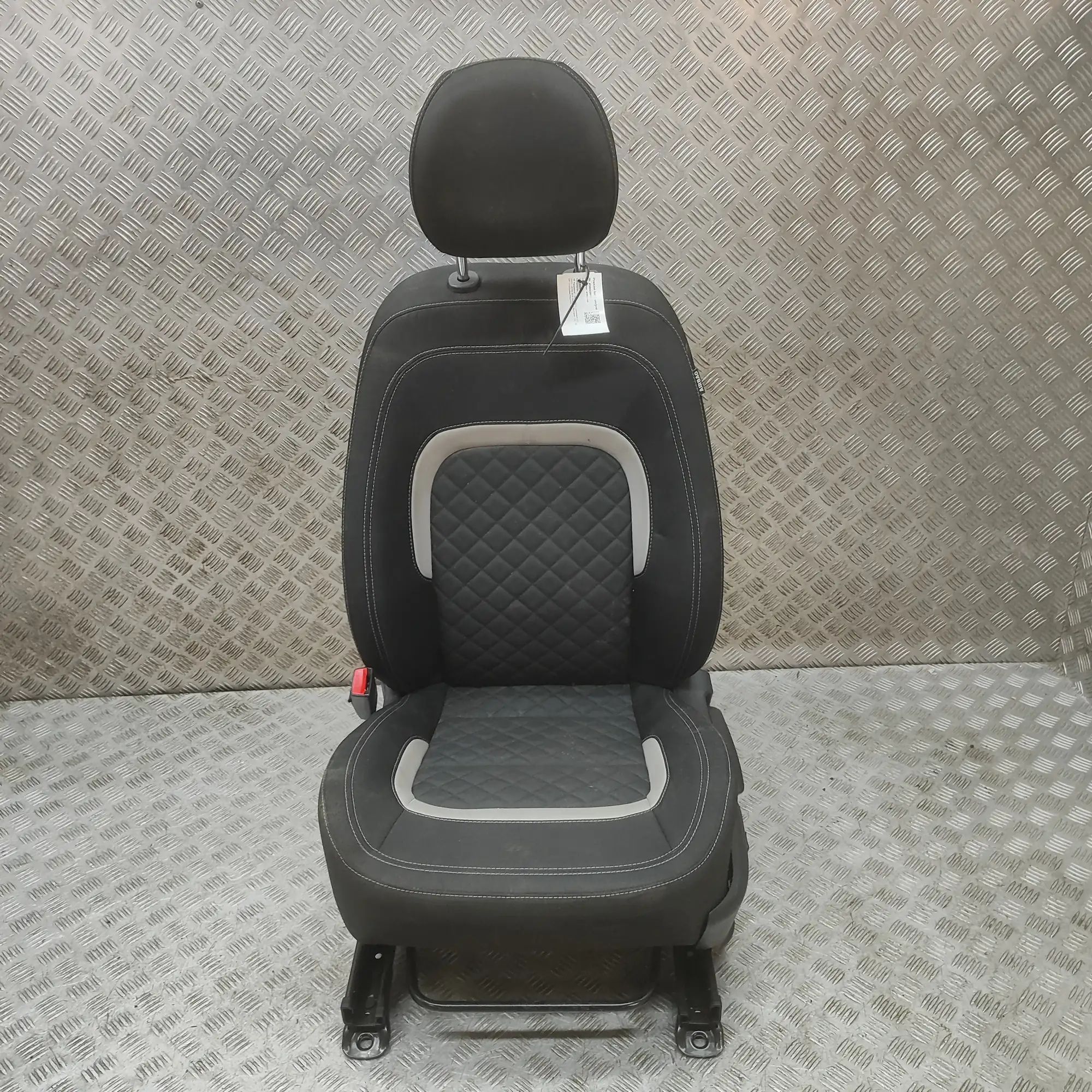Kia Ceed (CD) Front Left Seat Front left seat — KIA CEE`D (Sportswagon JD) (2...