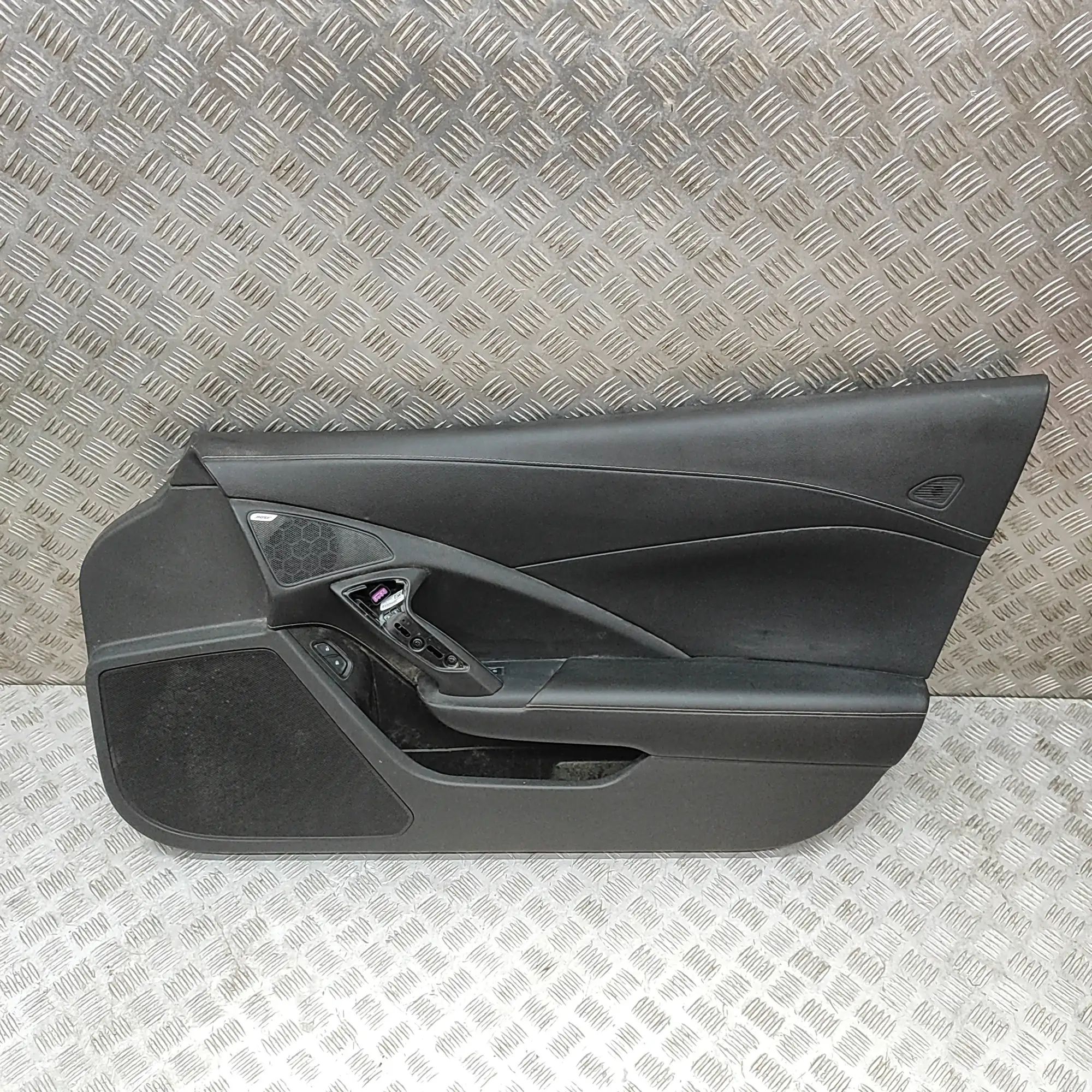 Chevrolet Corvette (C7) Front Right Door Panel Front Right Door Panel — CHEVROLET CORVETTE (C7...