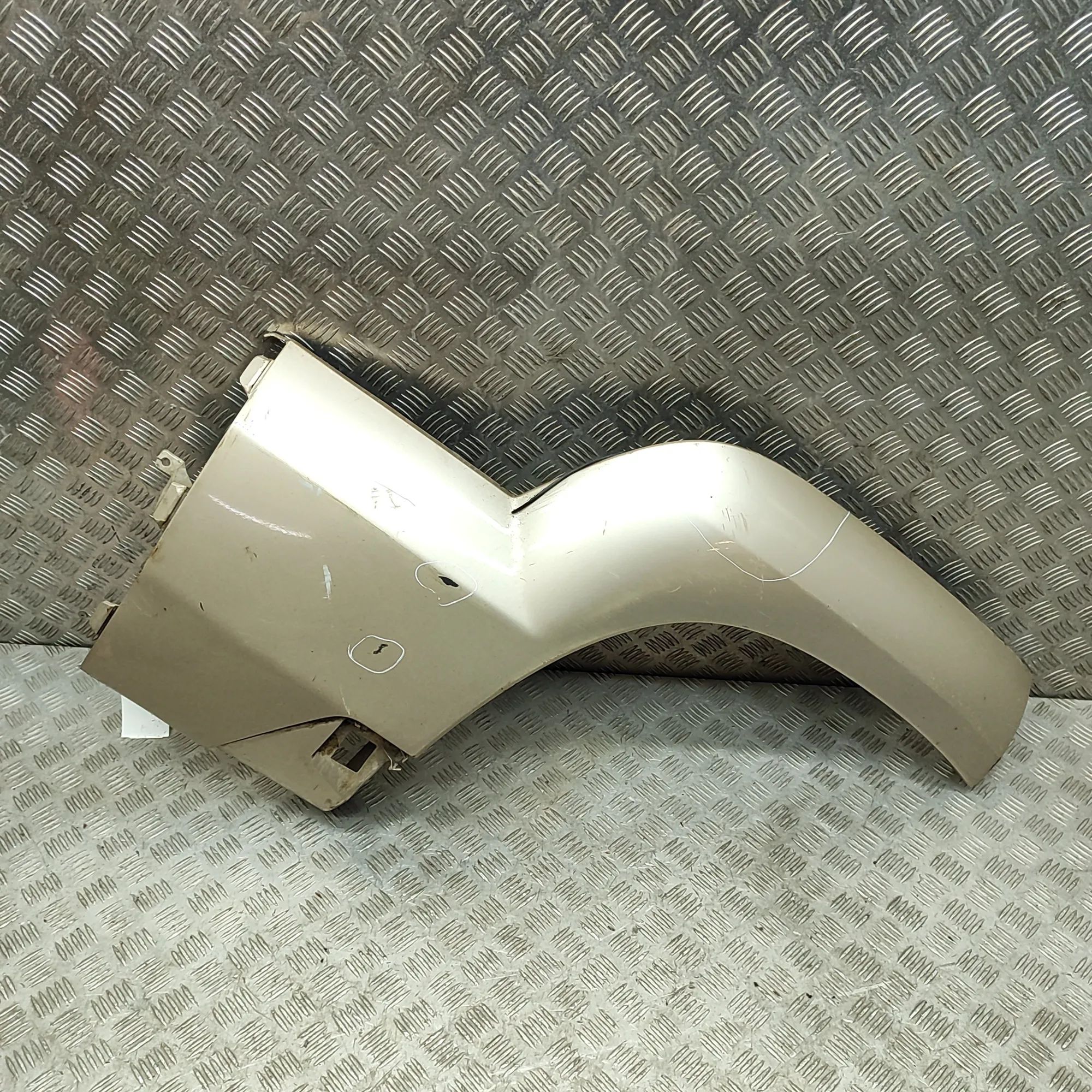 Toyota Land Cruiser 100 Rear Right Side Wing Rear Right Side Wing — TOYOTA LAND CRUISER (120...