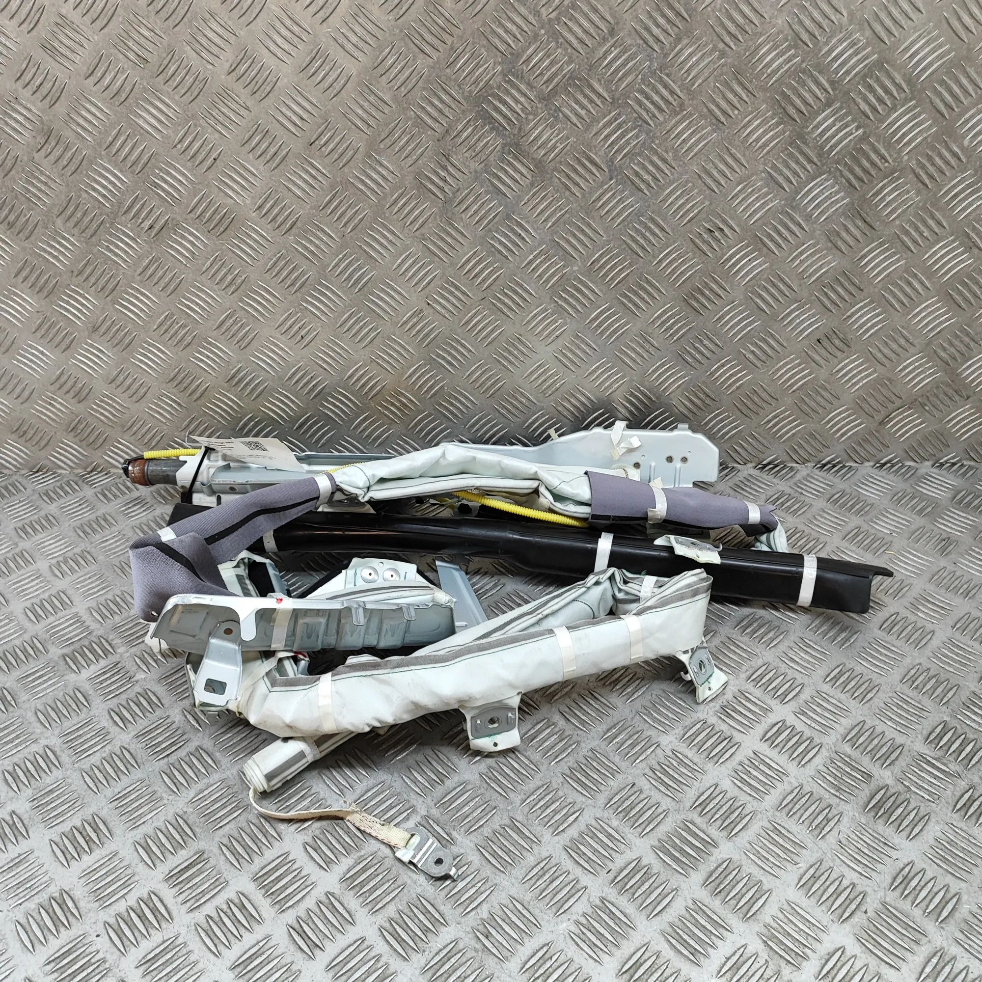 Toyota Land Cruiser 150 Right Side Roof Safety Curtain SRS Right Side Roof Safety Curtain SRS — TOYOTA LAN...