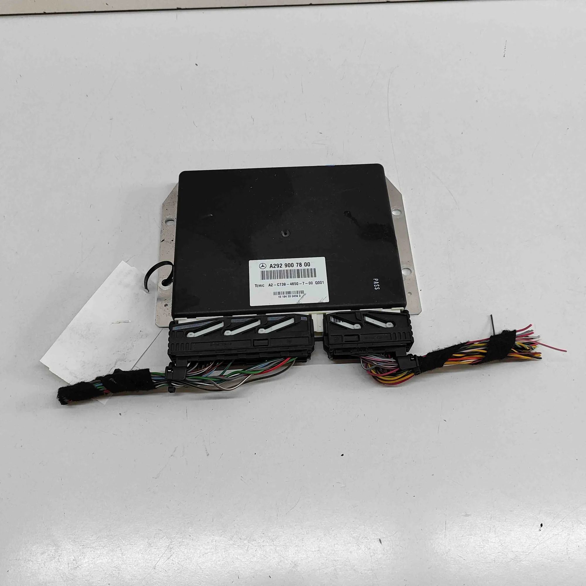 Mercedes-Benz ML / GLE (W166) Air Suspension Control Unit Air Suspension Control Unit — MERCEDES BENZ GLE...