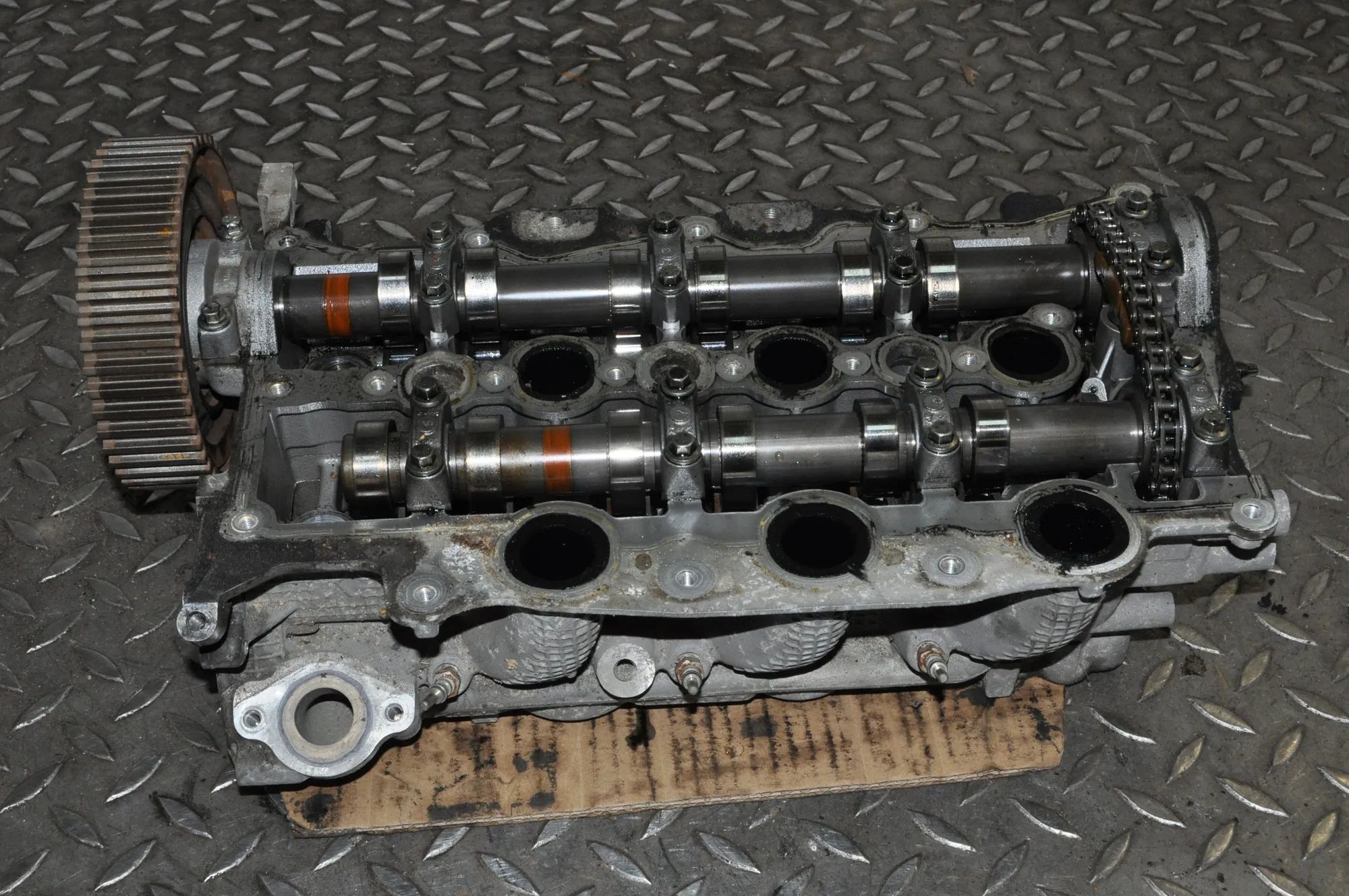 Land Rover Discovery Engine Cylinder Head Engine Cylinder Head — LAND ROVER DISCOVERY (IV...