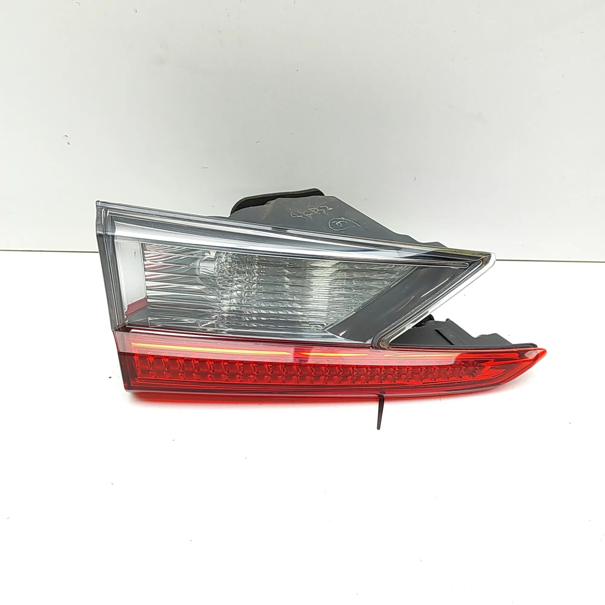Lexus RC Left Side Tailgate Tail Light Left Side Tailgate Tail Light — LEXUS RC (_C1_)...