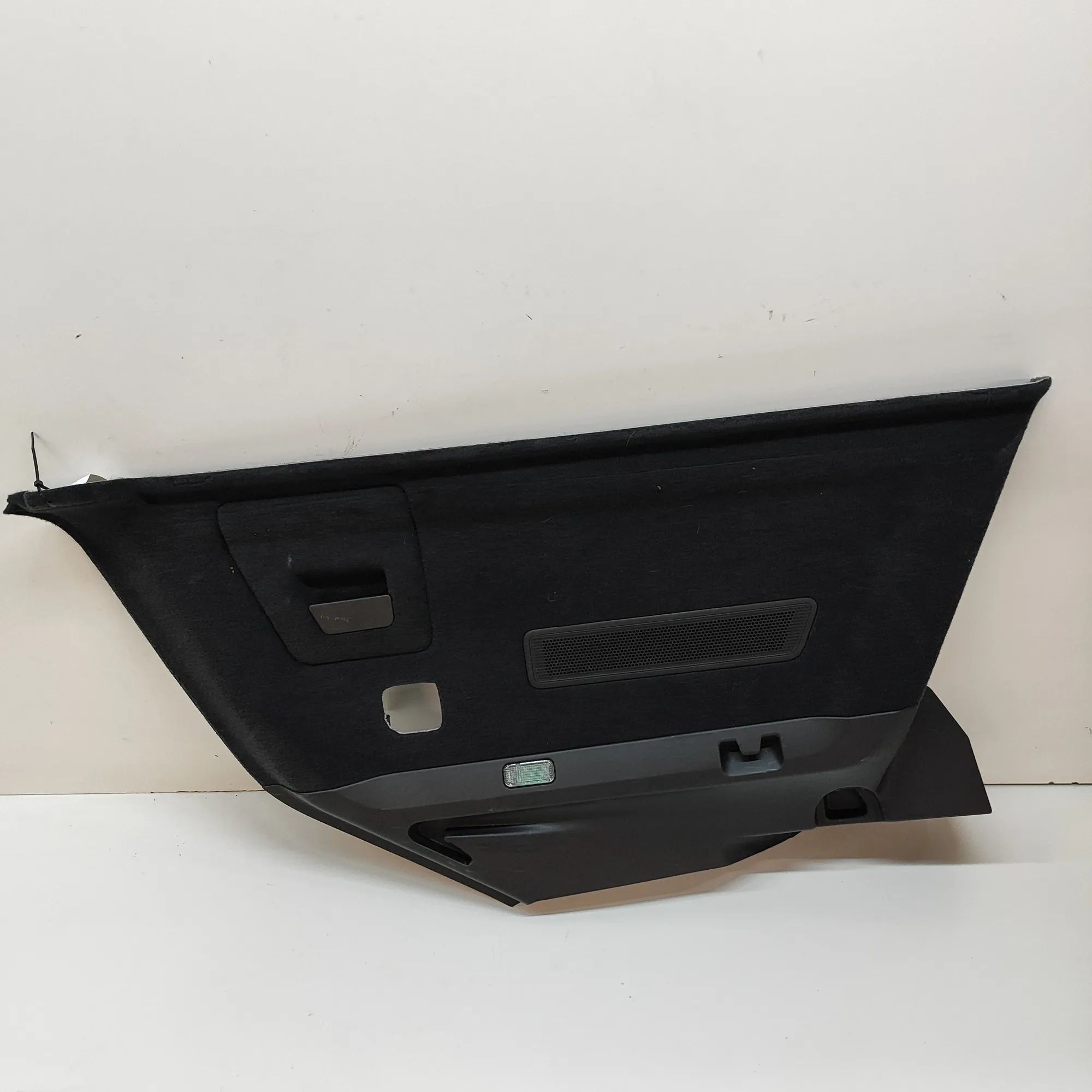 Porsche Cayenne Right Side Trunk Trim Right Side Trunk Trim — PORSCHE CAYENNE (9Y0/9Y...