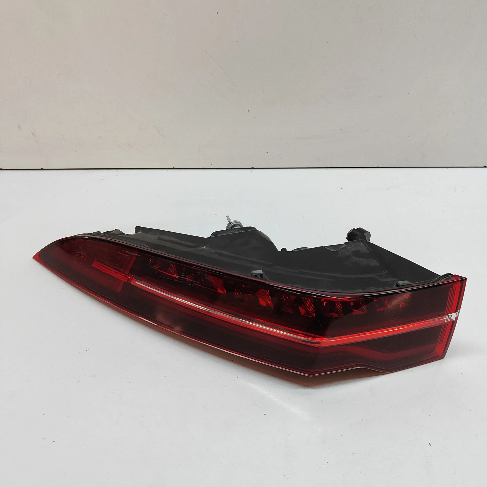 Jaguar I-Pace Rear Left Tail Light Rear Left Tail Light — JAGUAR I-PACE (X590) (20...